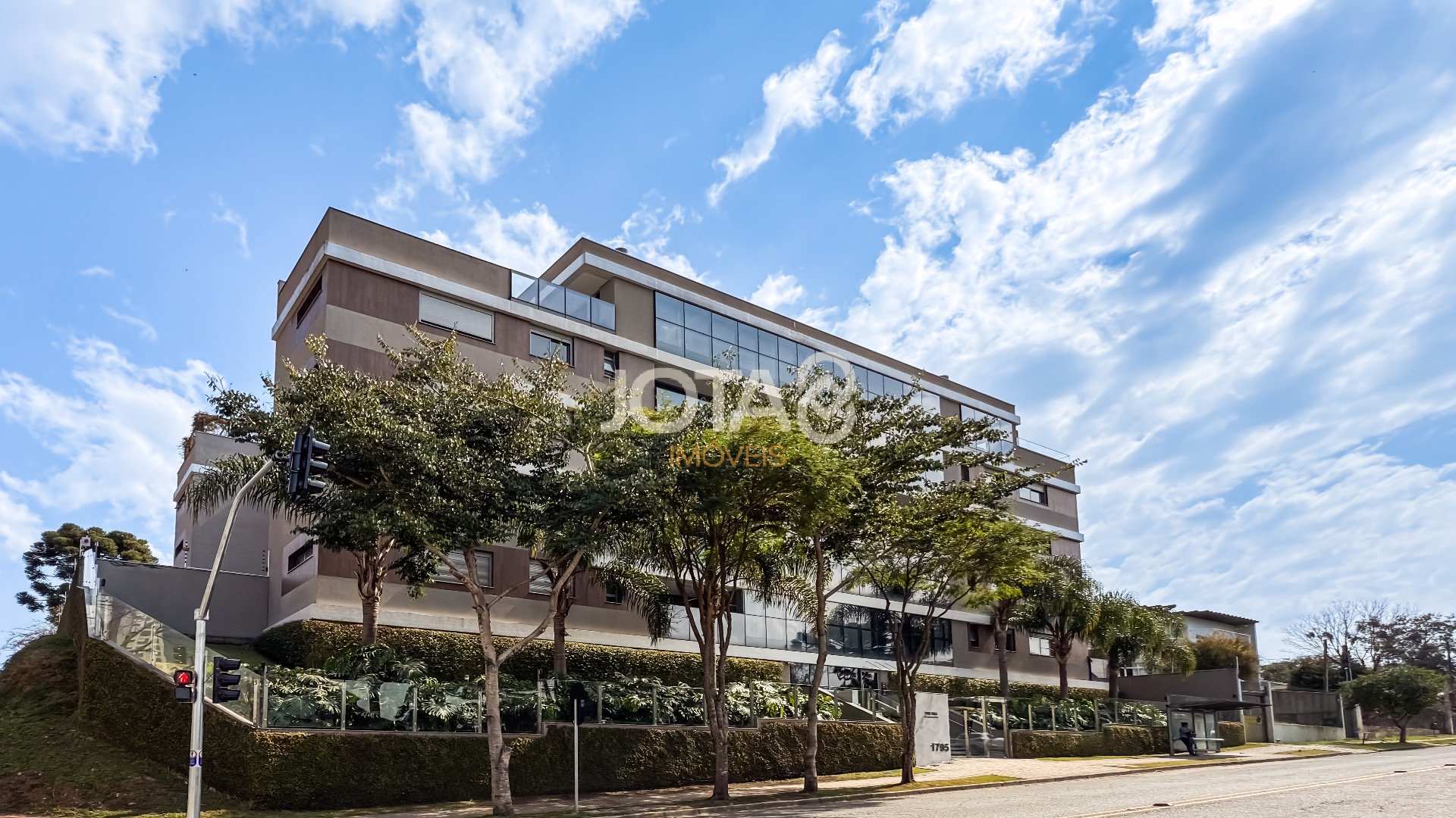 APARTAMENTO MODERNO COM 3 SUÍTES NO BIGORRILHO