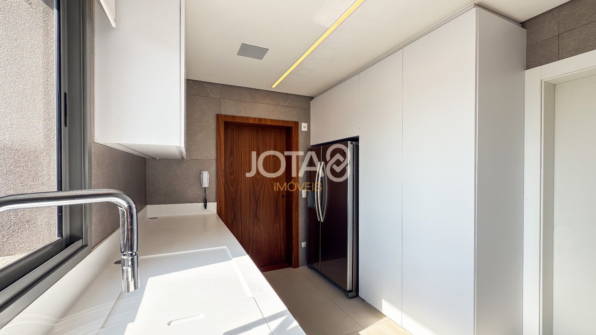 APARTAMENTO MODERNO COM 3 SUÍTES NO BIGORRILHO