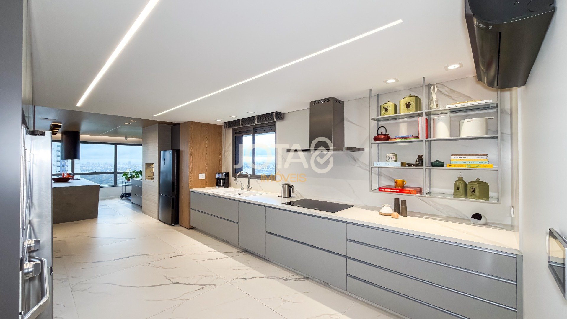 APTO LUXUOSO,  MOBILIADO, ANDAR ALTO