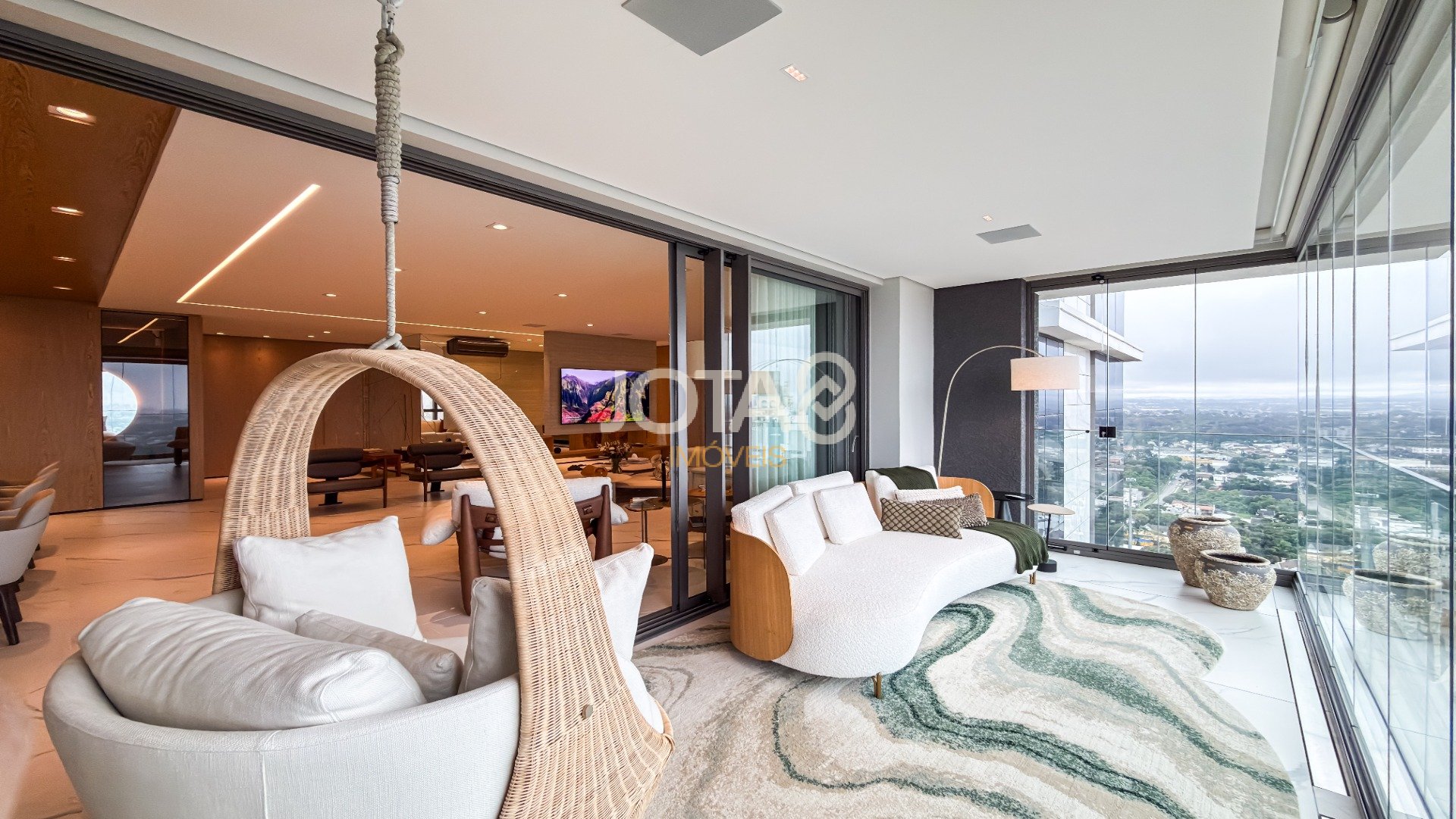 APTO LUXUOSO,  MOBILIADO, ANDAR ALTO