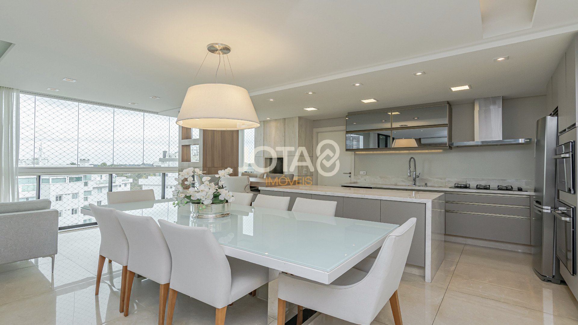 LINDO APARTAMENTO COM 3 SUÍTES E 2 VAGAS NO ECOVILLE!