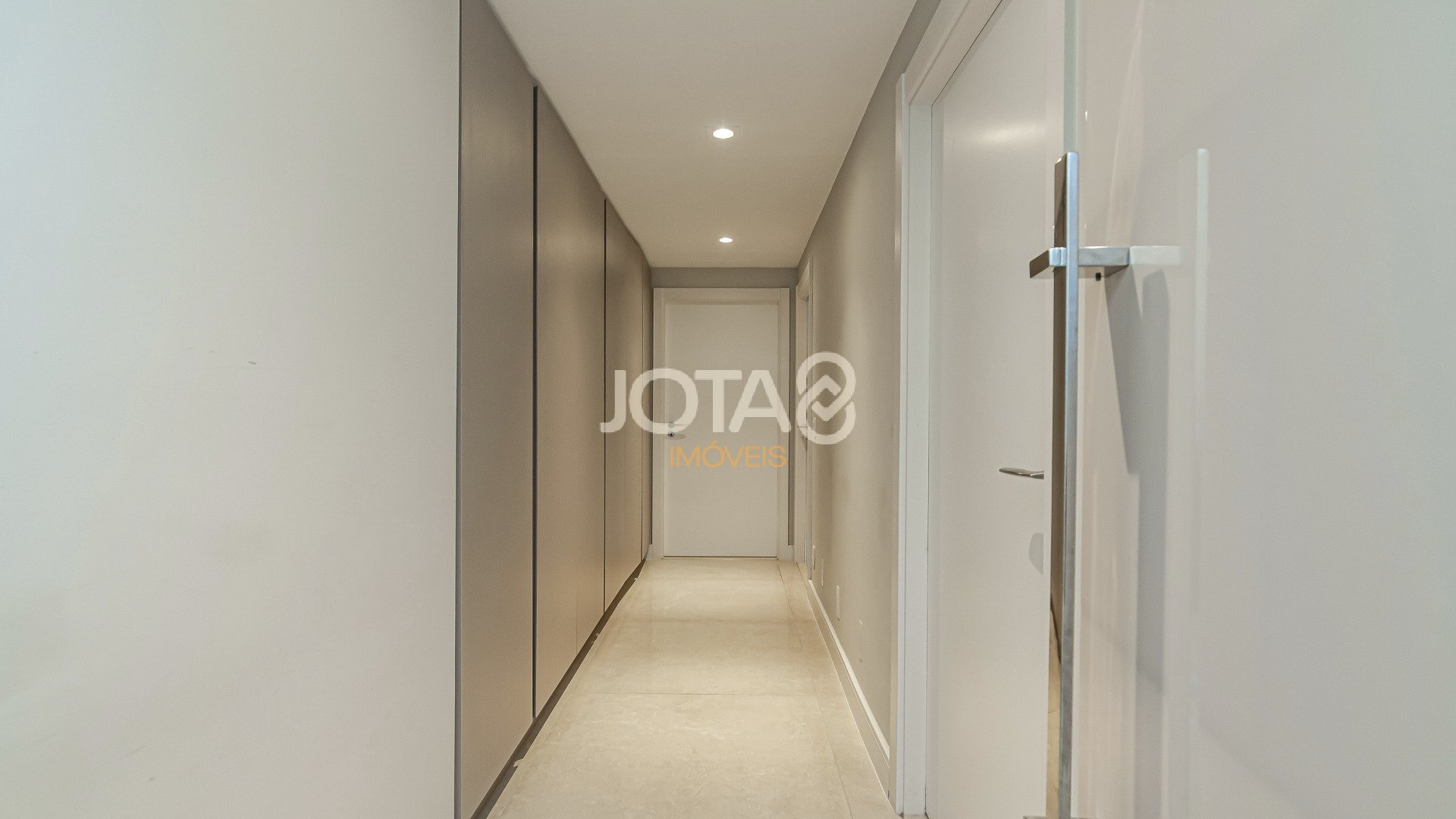 LINDO APARTAMENTO COM 3 SUÍTES E 2 VAGAS NO ECOVILLE!