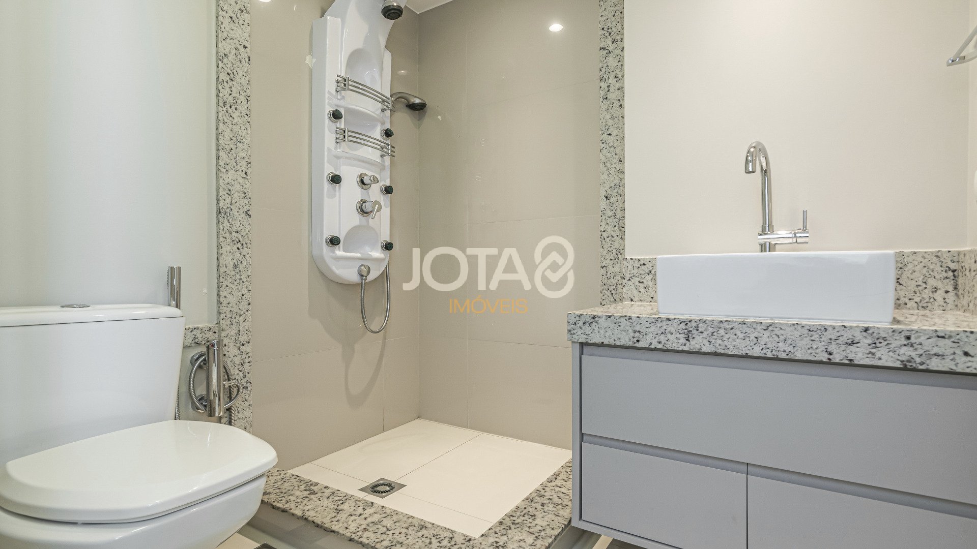 LINDO APARTAMENTO COM 3 SUÍTES E 2 VAGAS NO ECOVILLE!