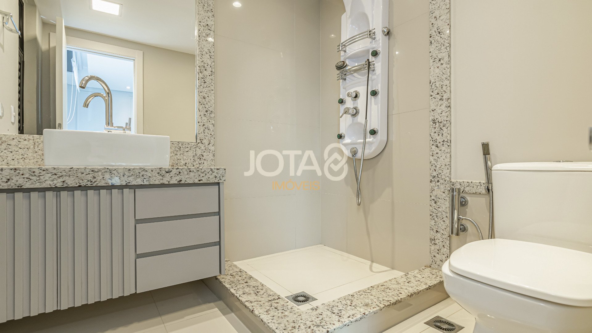 LINDO APARTAMENTO COM 3 SUÍTES E 2 VAGAS NO ECOVILLE!