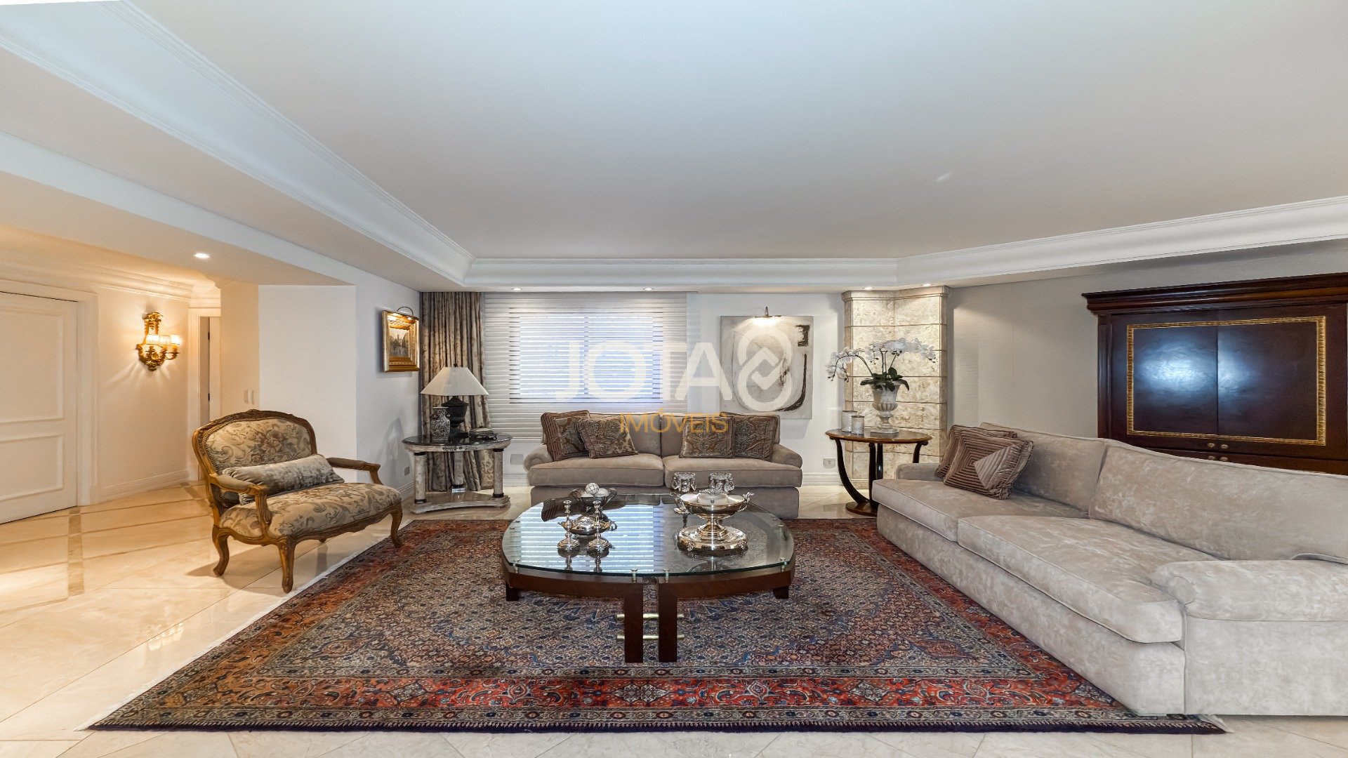 APARTAMENTO MOBILIADO 05 QUARTOS  NO BATEL