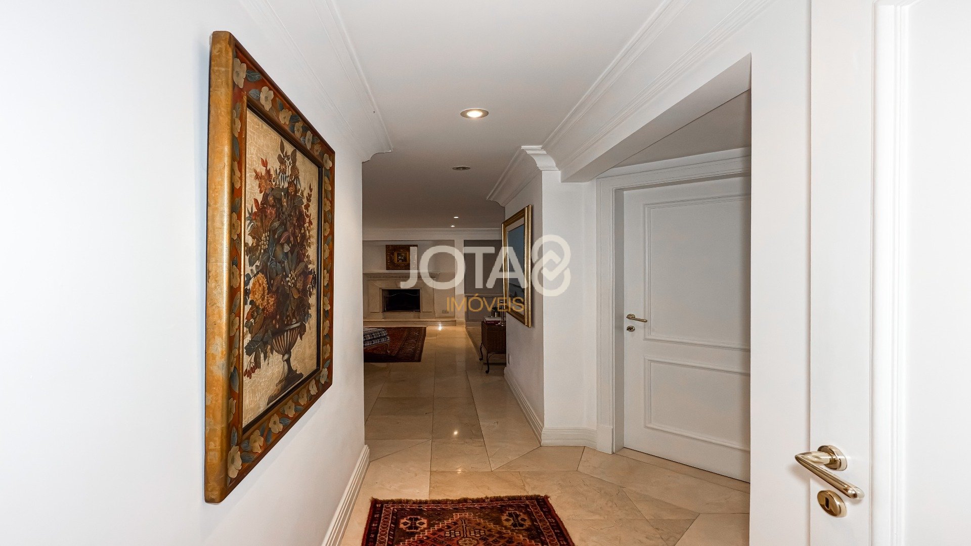 APARTAMENTO MOBILIADO 05 QUARTOS  NO BATEL