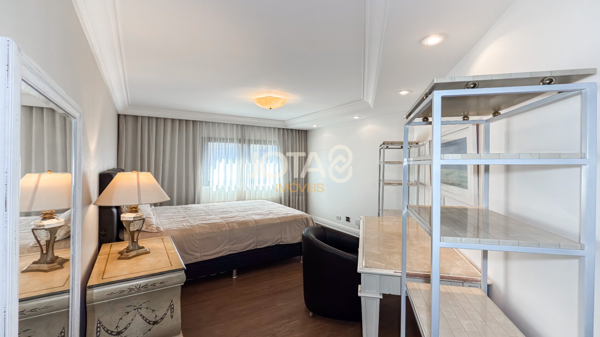 APARTAMENTO MOBILIADO 05 QUARTOS  NO BATEL