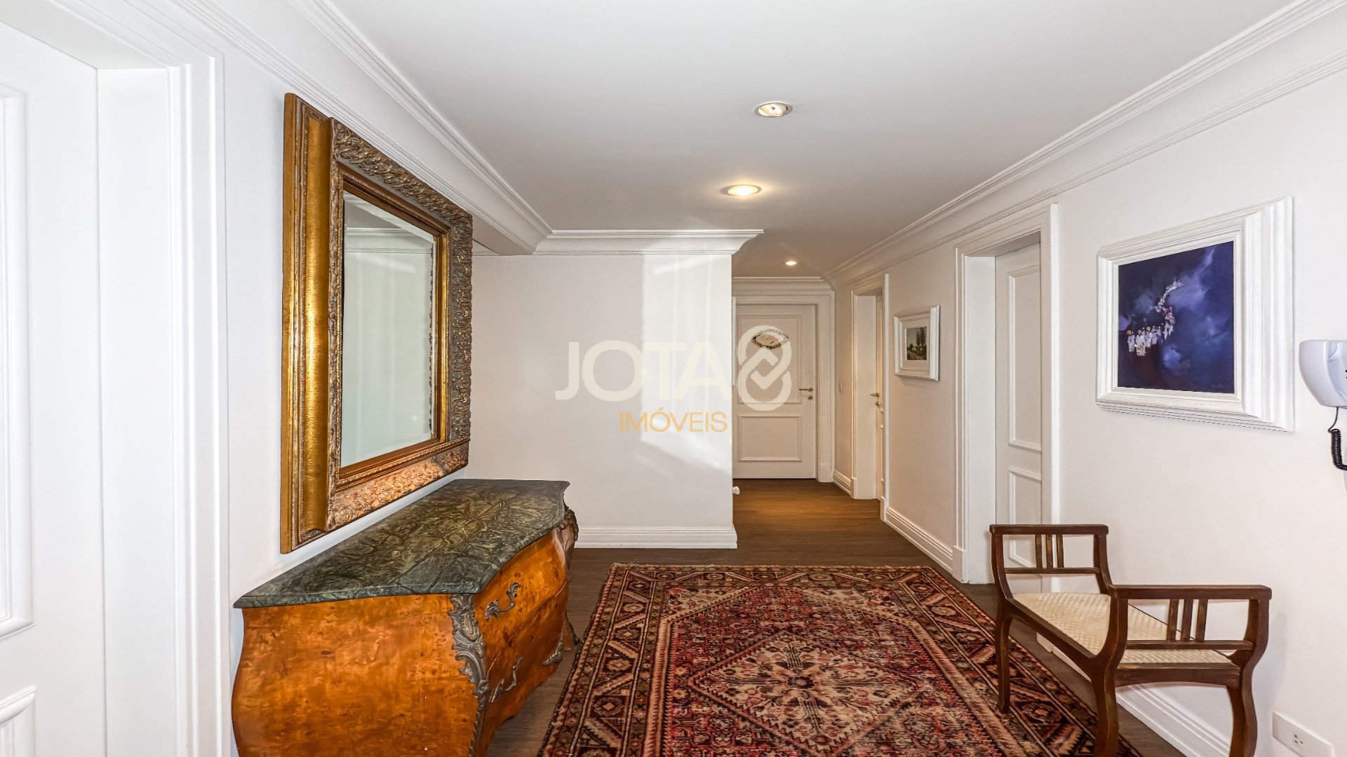 APARTAMENTO MOBILIADO 05 QUARTOS  NO BATEL