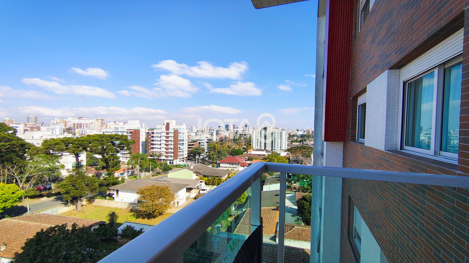 APARTAMENTO EM ANDAR ALTO COM 3 VAGAS