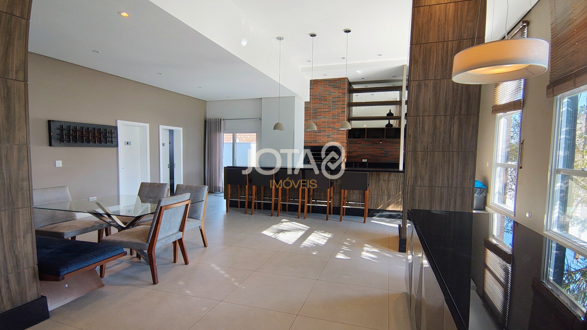 APARTAMENTO EM ANDAR ALTO COM 3 VAGAS