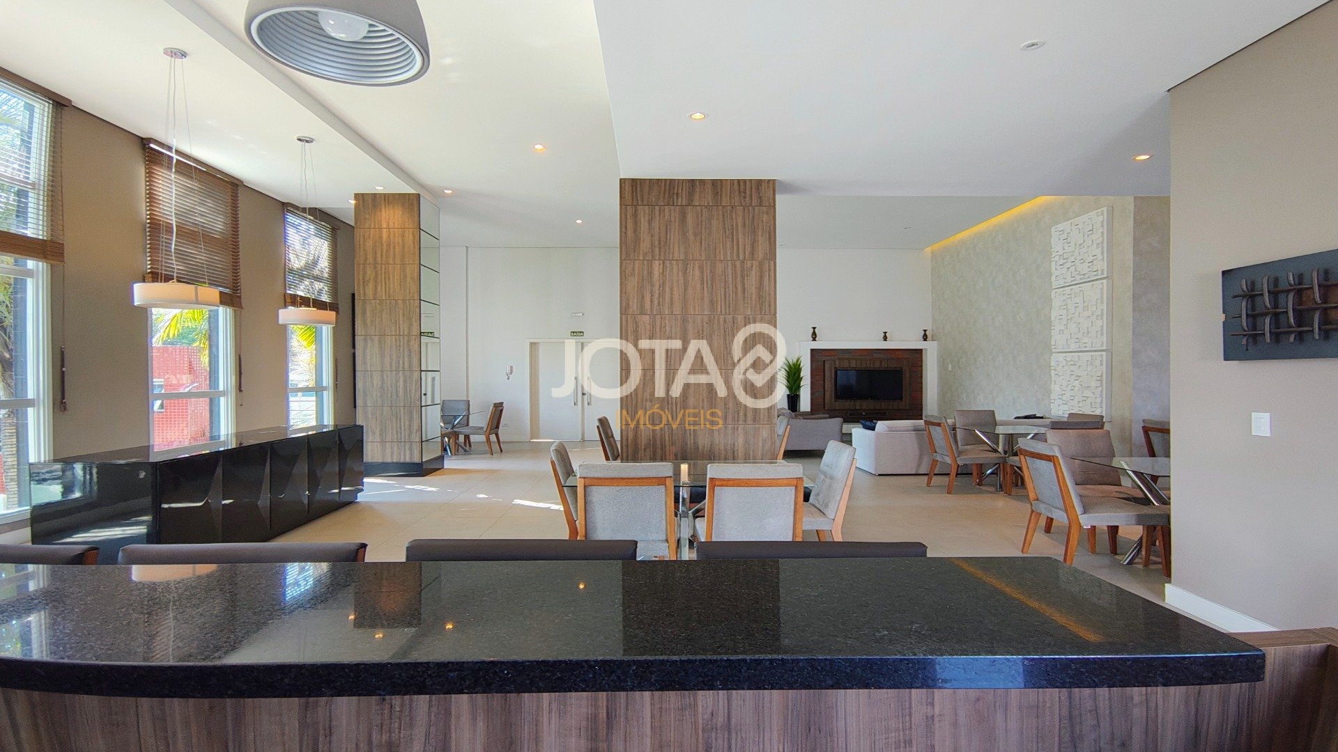 APARTAMENTO EM ANDAR ALTO COM 3 VAGAS