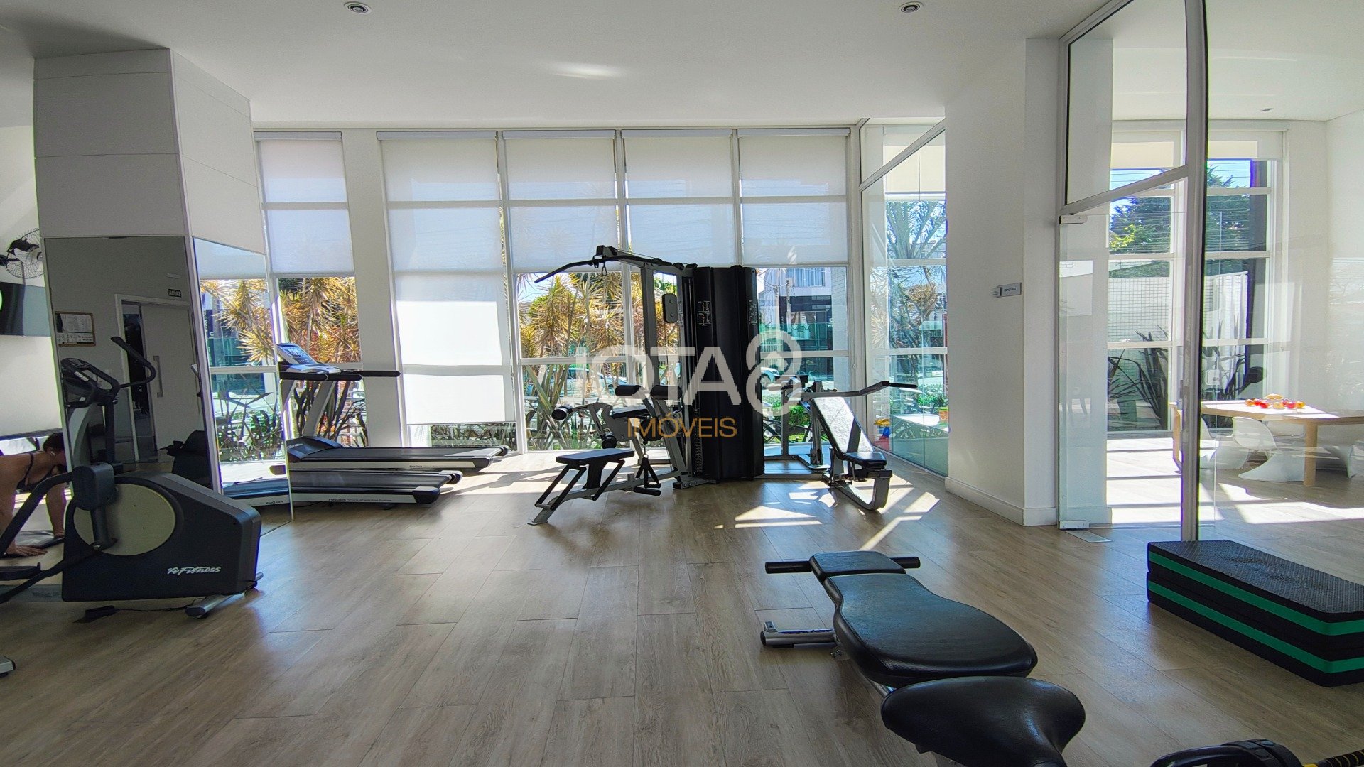 APARTAMENTO EM ANDAR ALTO COM 3 VAGAS