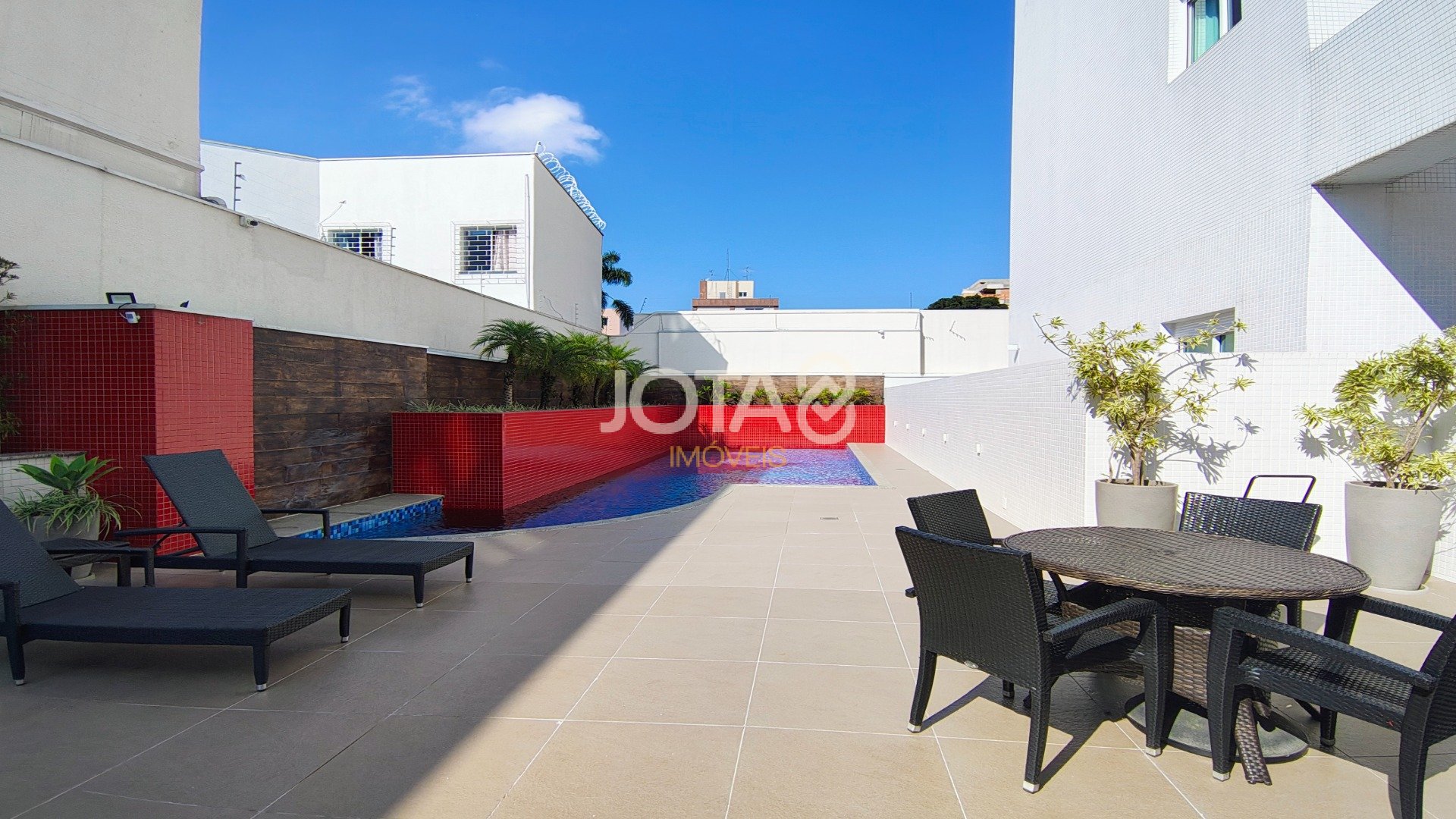 APARTAMENTO EM ANDAR ALTO COM 3 VAGAS