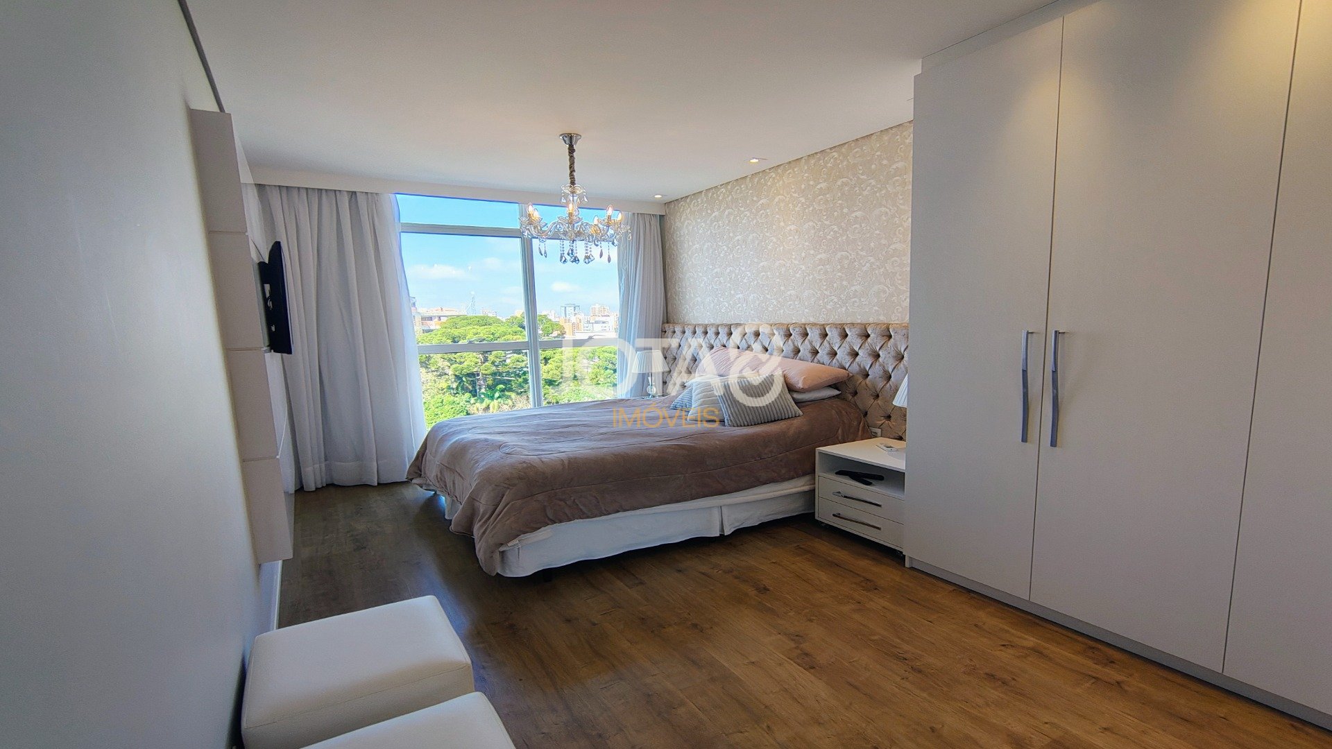 APARTAMENTO EM ANDAR ALTO COM 3 VAGAS