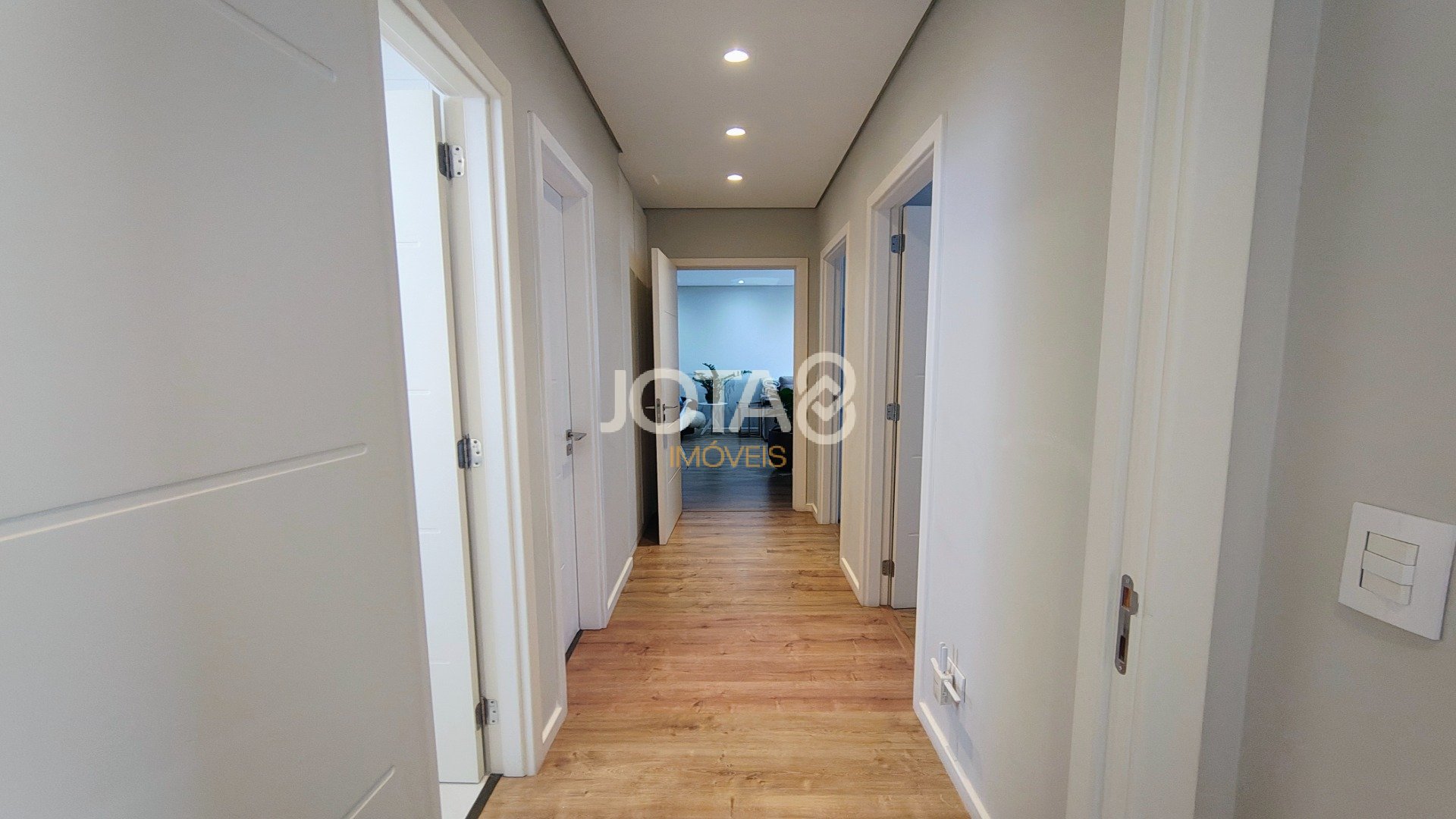 APARTAMENTO EM ANDAR ALTO COM 3 VAGAS