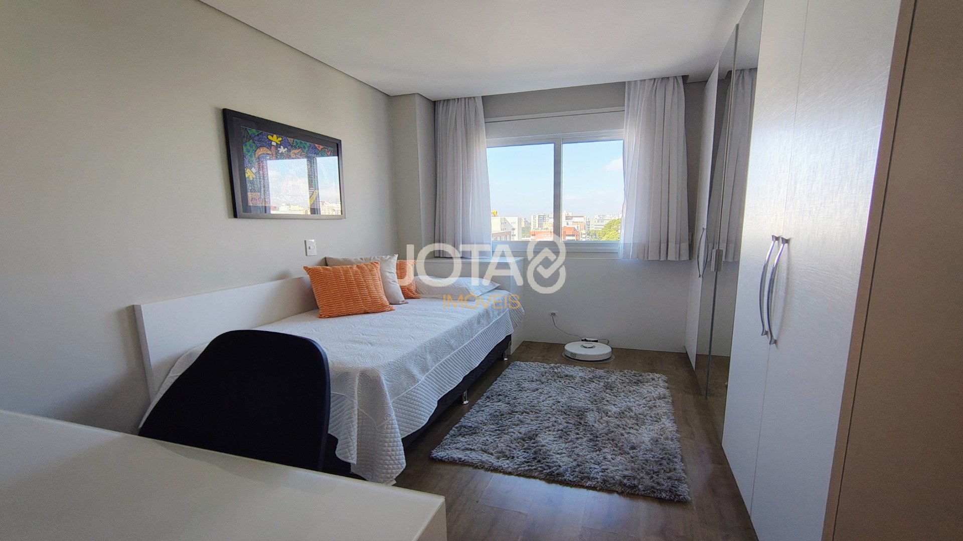 APARTAMENTO EM ANDAR ALTO COM 3 VAGAS