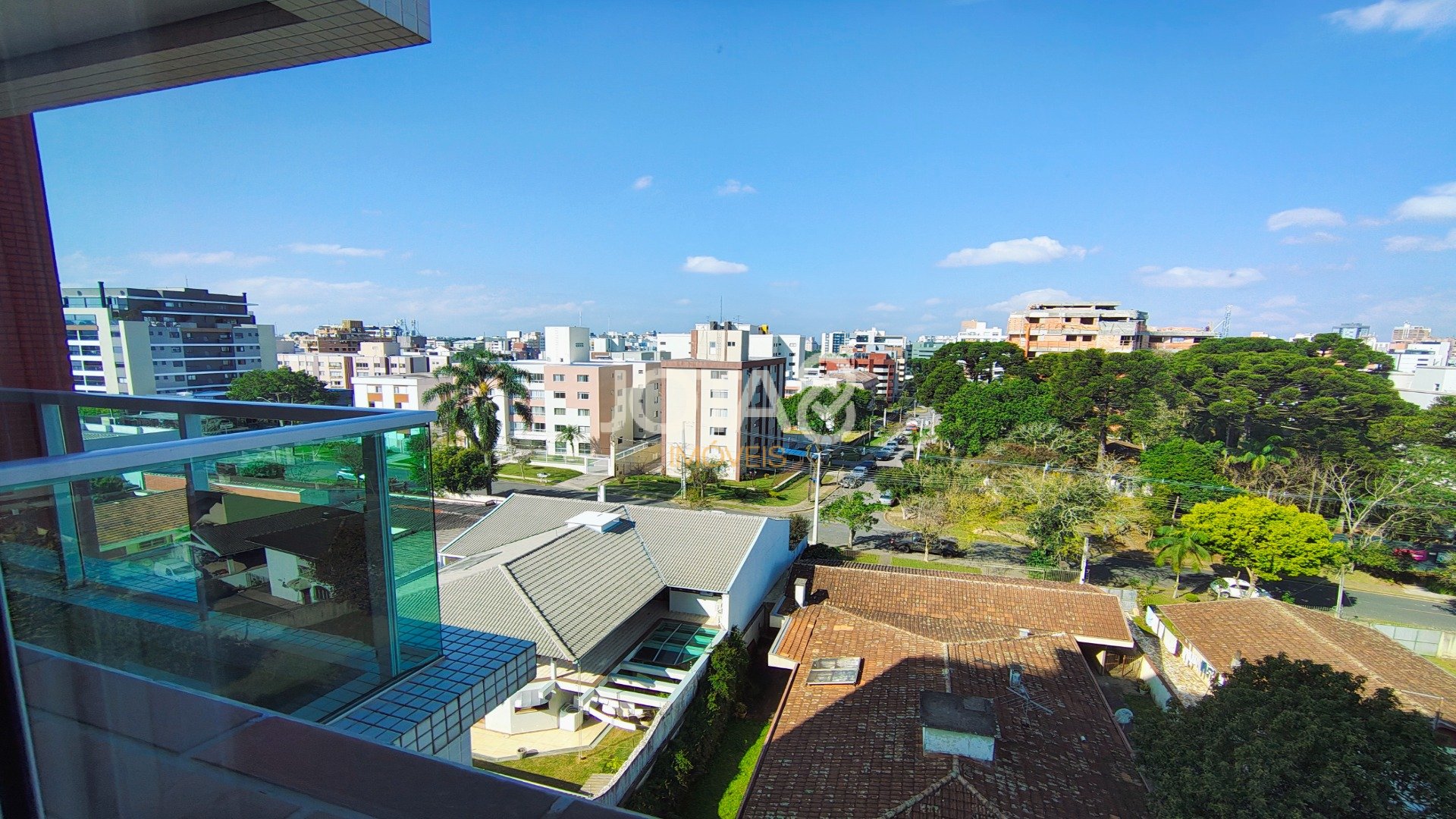 APARTAMENTO EM ANDAR ALTO COM 3 VAGAS