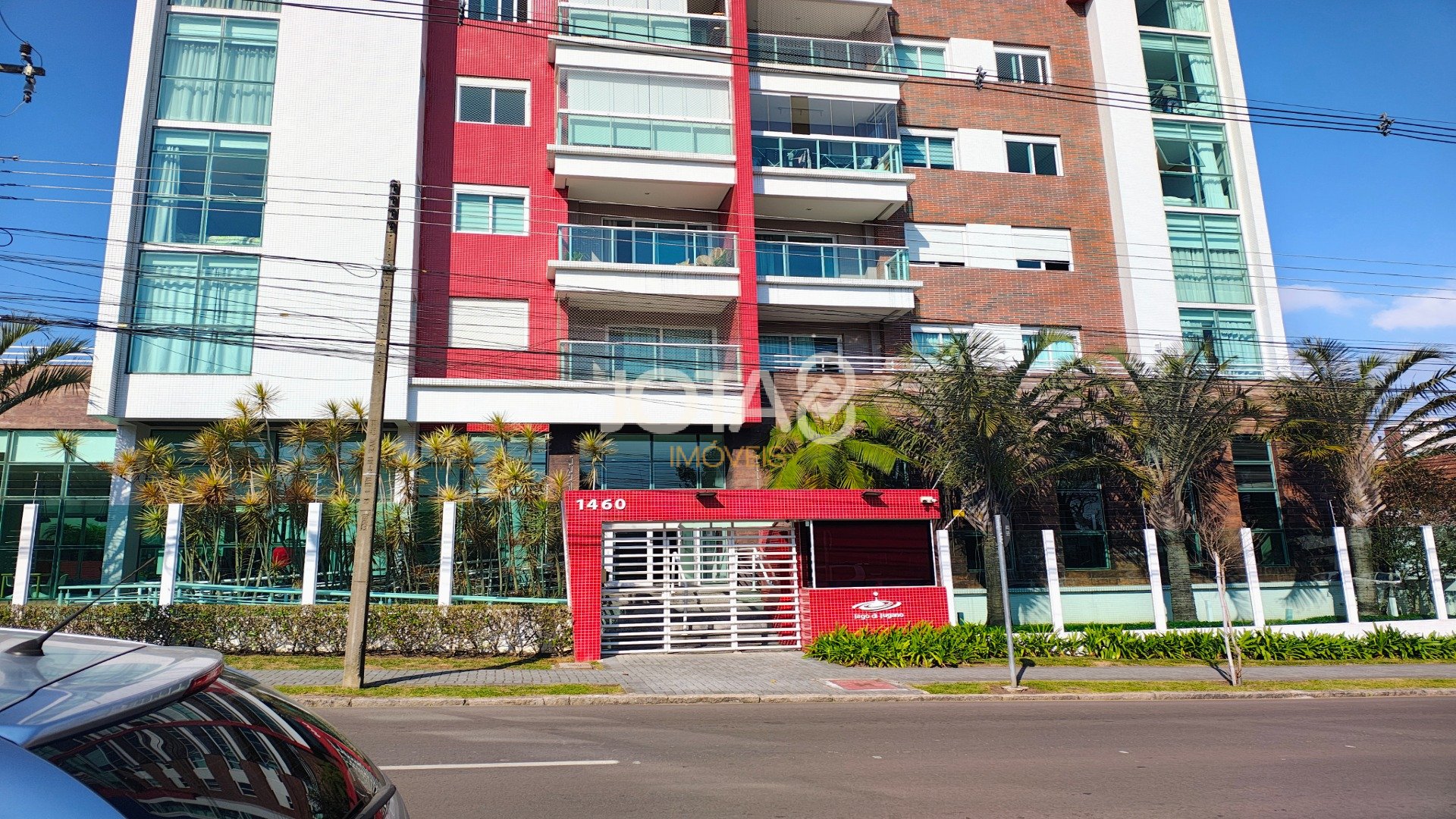 APARTAMENTO EM ANDAR ALTO COM 3 VAGAS