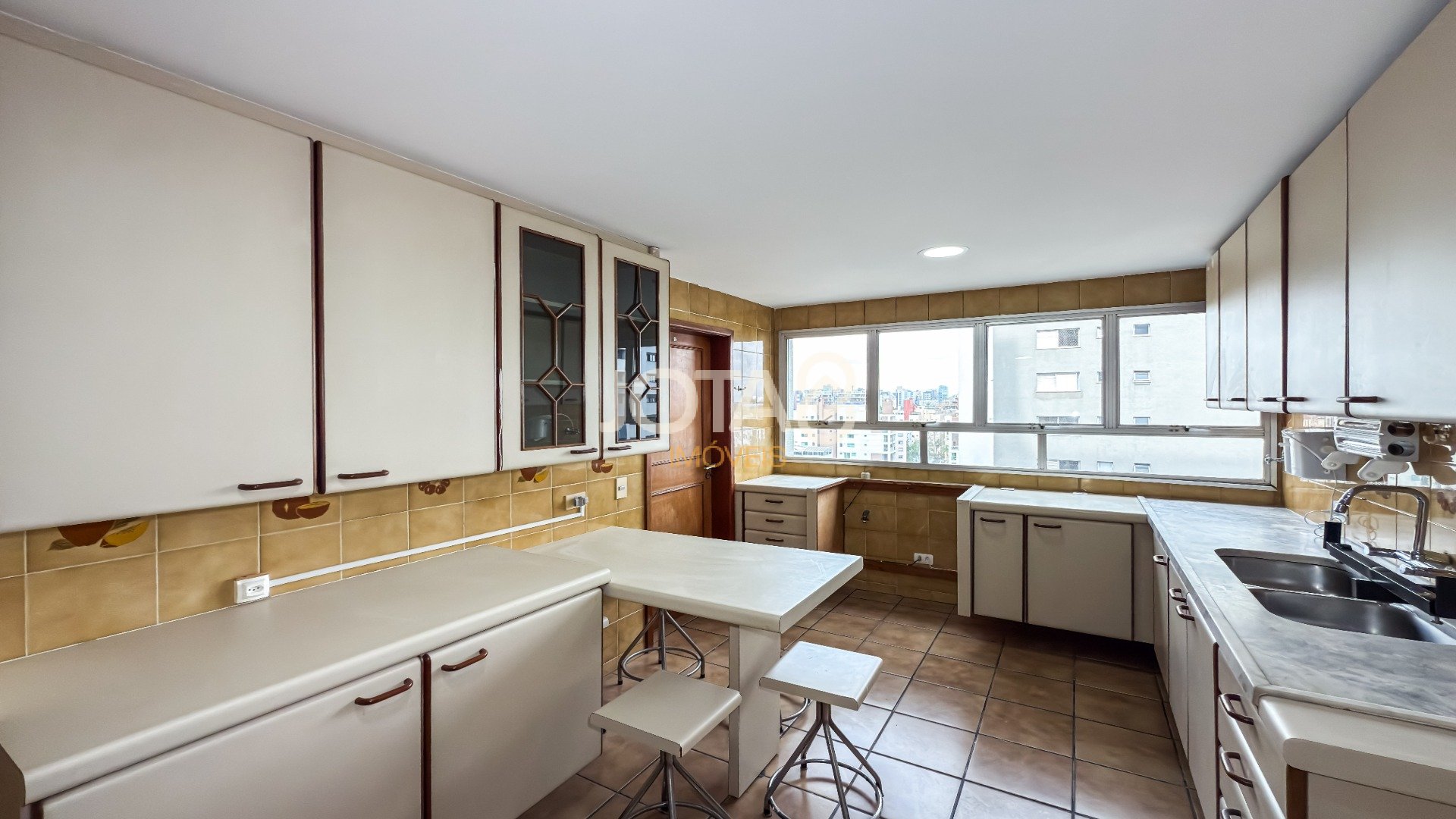 APARTAMENTO FACE NORTE E ANDAR ALTO NO BIGORRILHO!