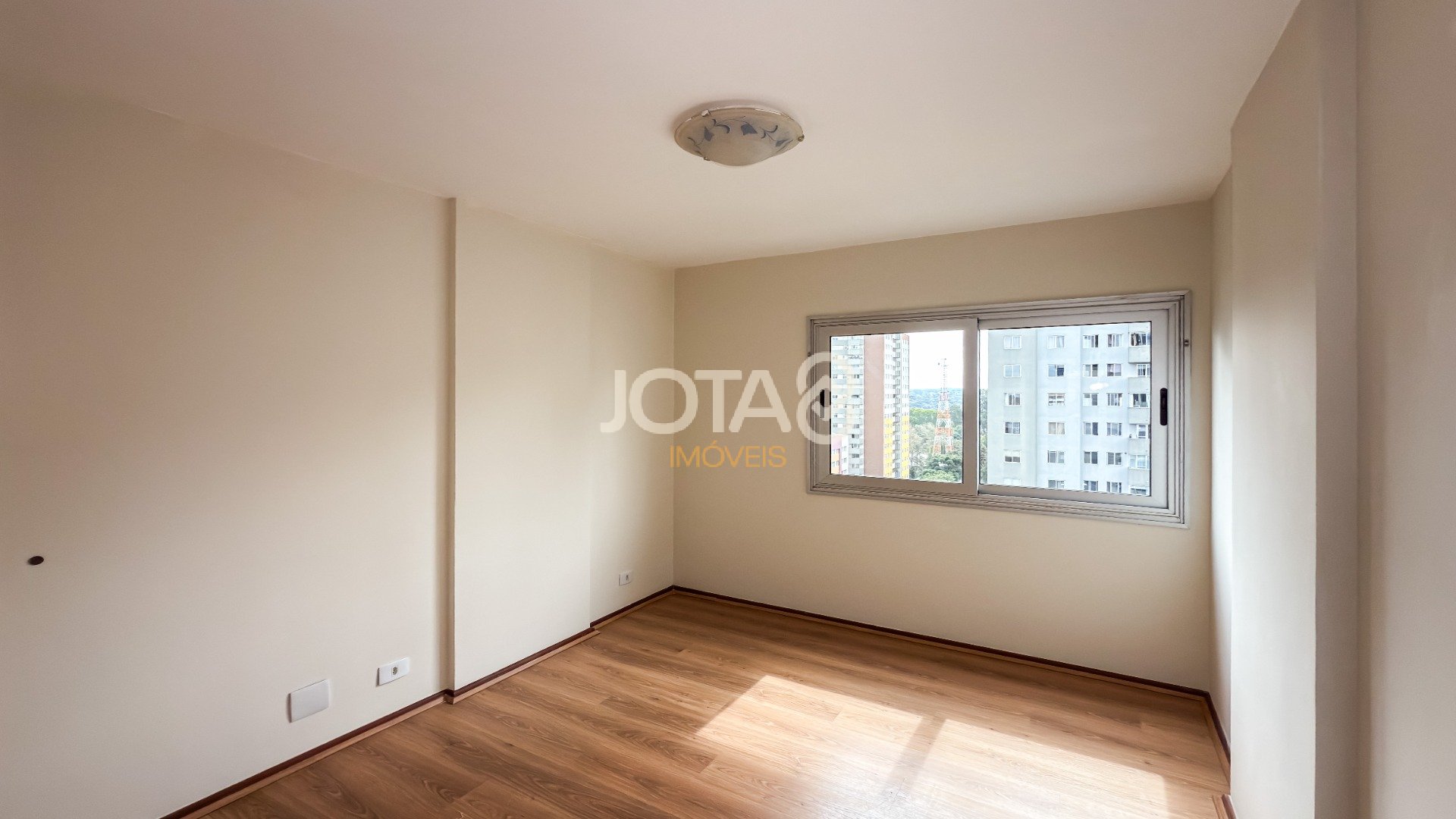 APARTAMENTO FACE NORTE E ANDAR ALTO NO BIGORRILHO!