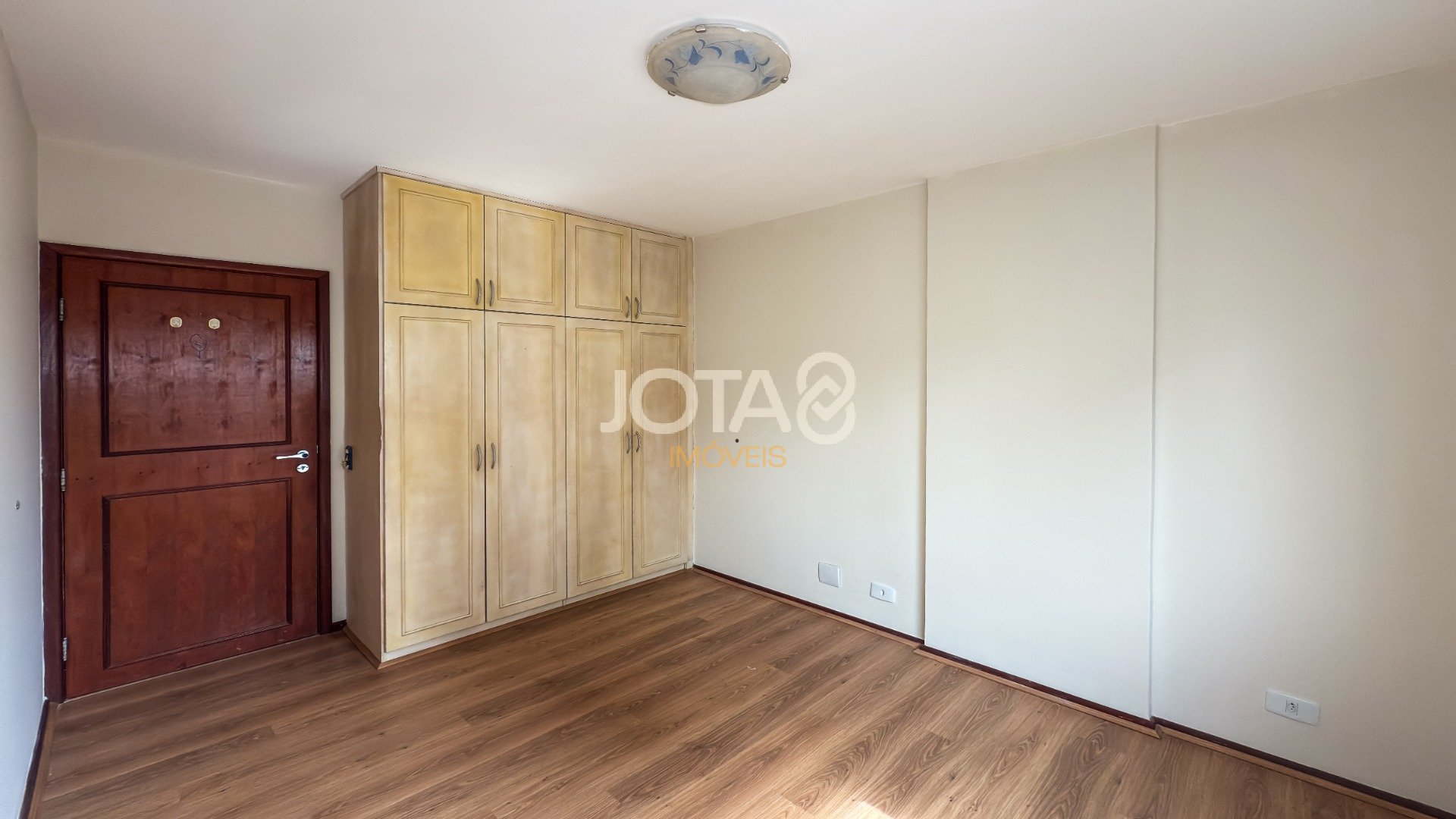 APARTAMENTO FACE NORTE E ANDAR ALTO NO BIGORRILHO!