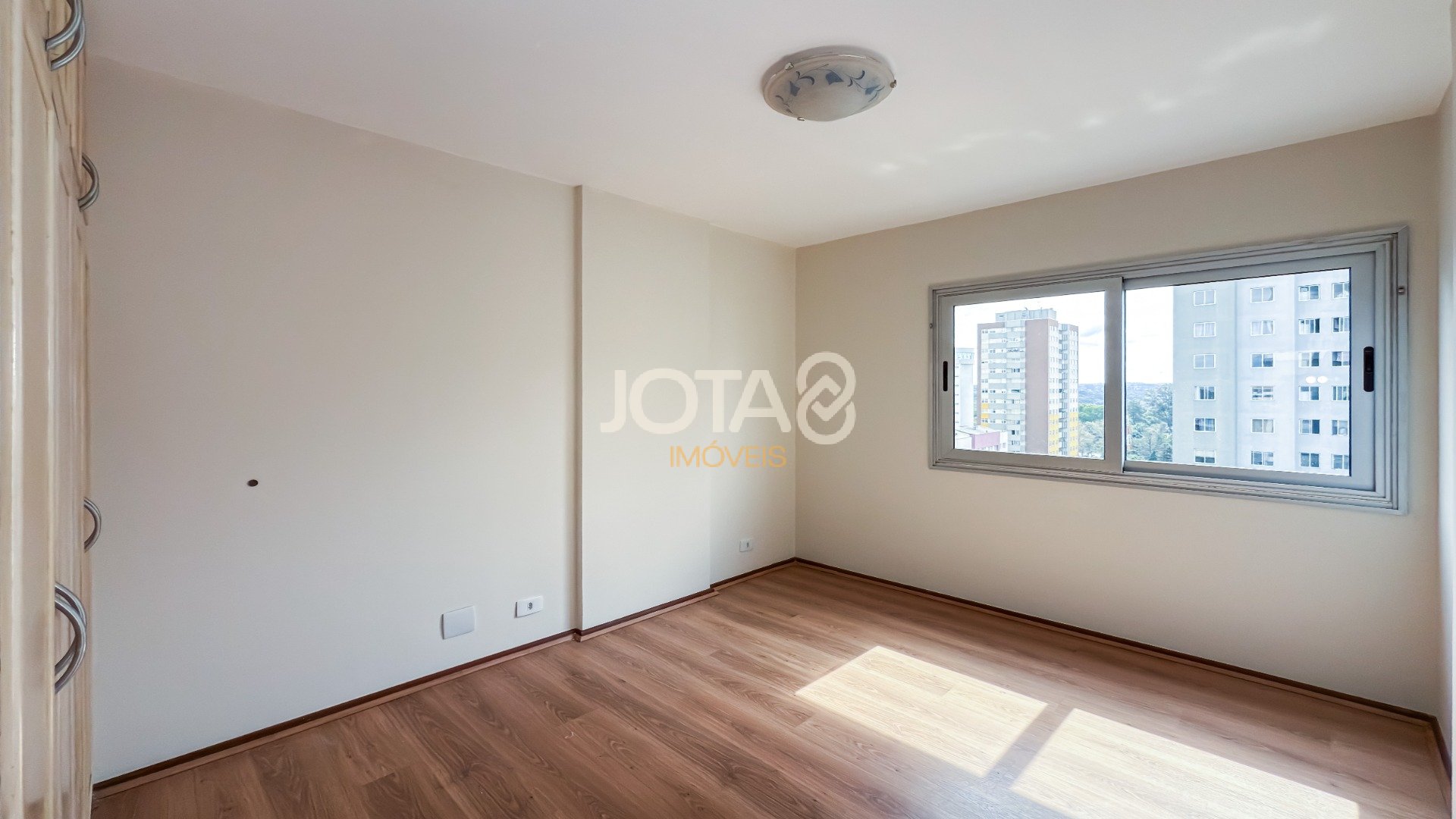 APARTAMENTO FACE NORTE E ANDAR ALTO NO BIGORRILHO!