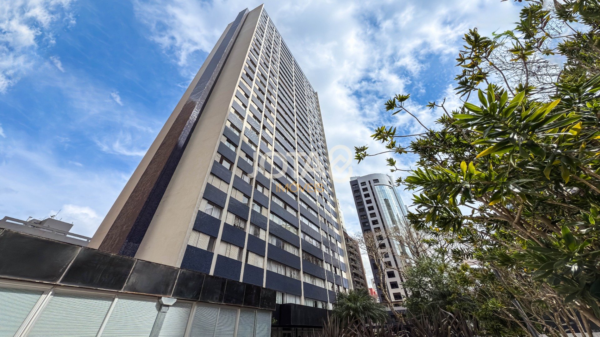 APARTAMENTO FACE NORTE E ANDAR ALTO NO BIGORRILHO!