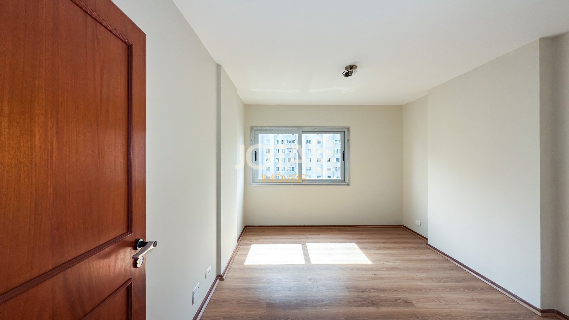 APARTAMENTO FACE NORTE E ANDAR ALTO NO BIGORRILHO!