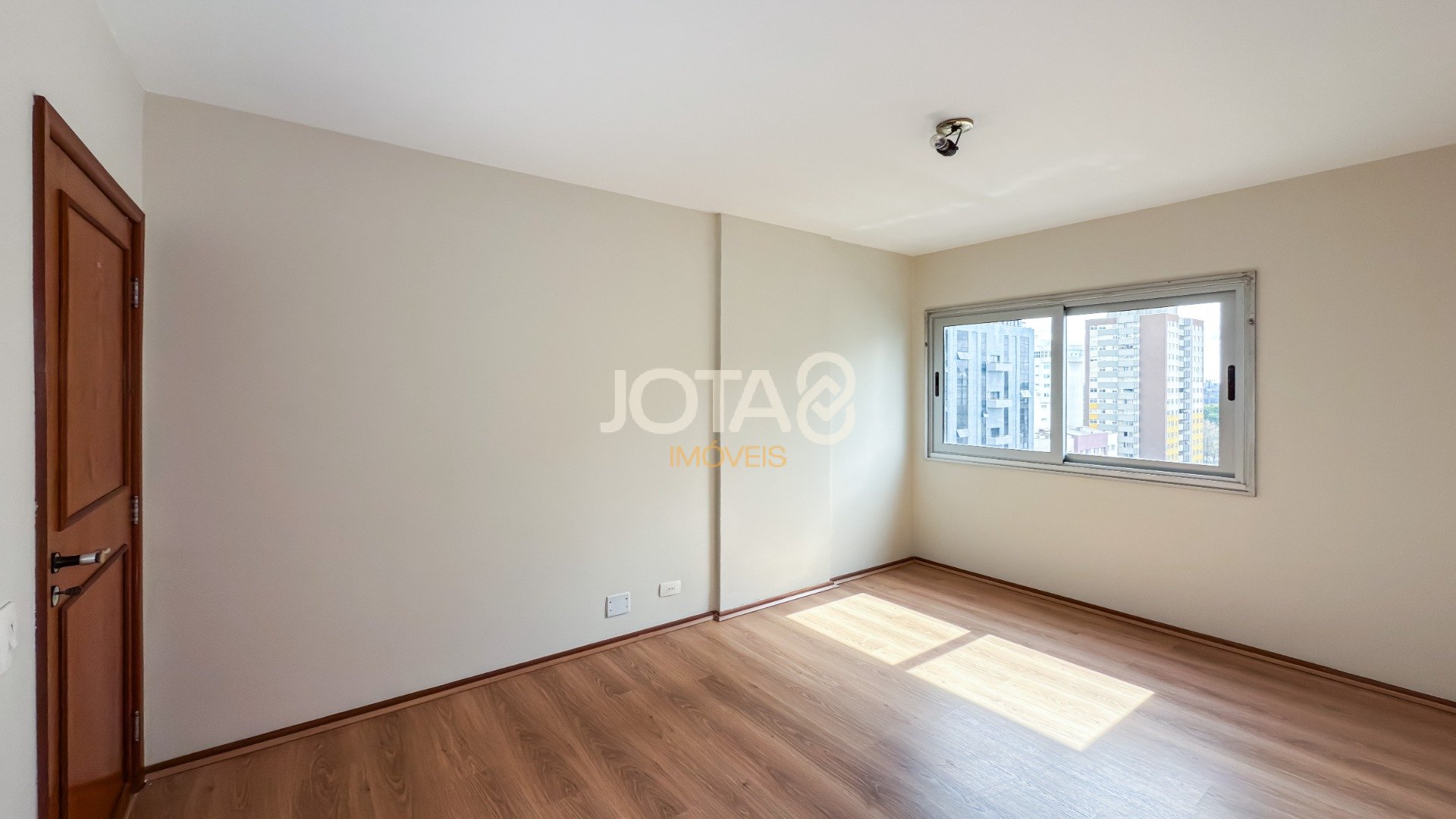 APARTAMENTO FACE NORTE E ANDAR ALTO NO BIGORRILHO!