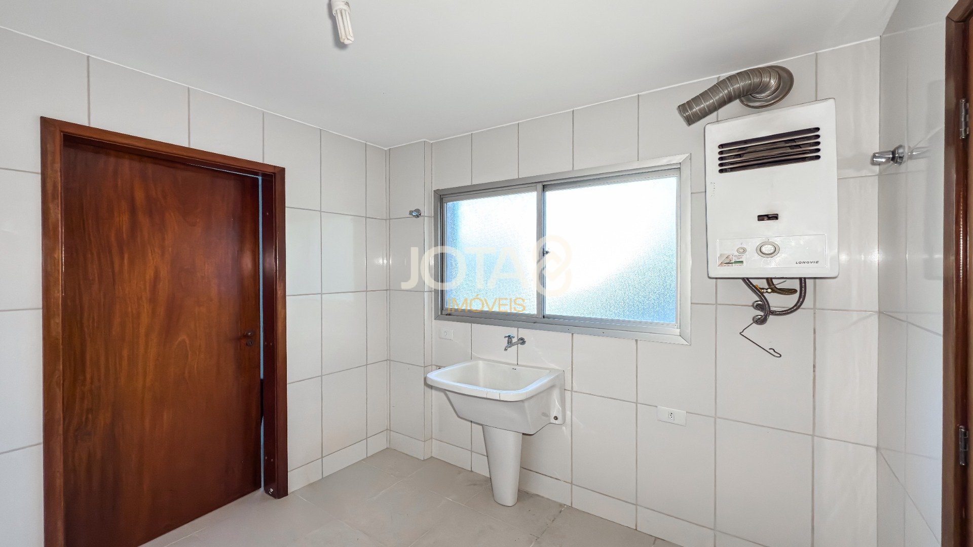 APARTAMENTO 3 DORMITÓRIOS NO BATEL