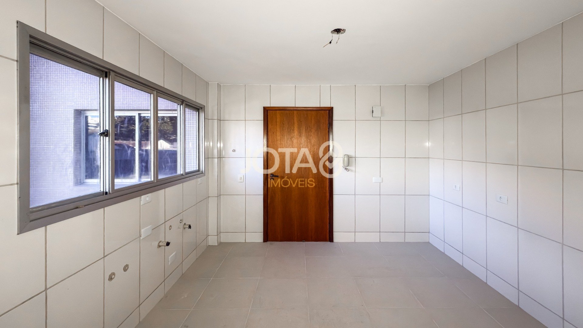 APARTAMENTO 3 DORMITÓRIOS NO BATEL