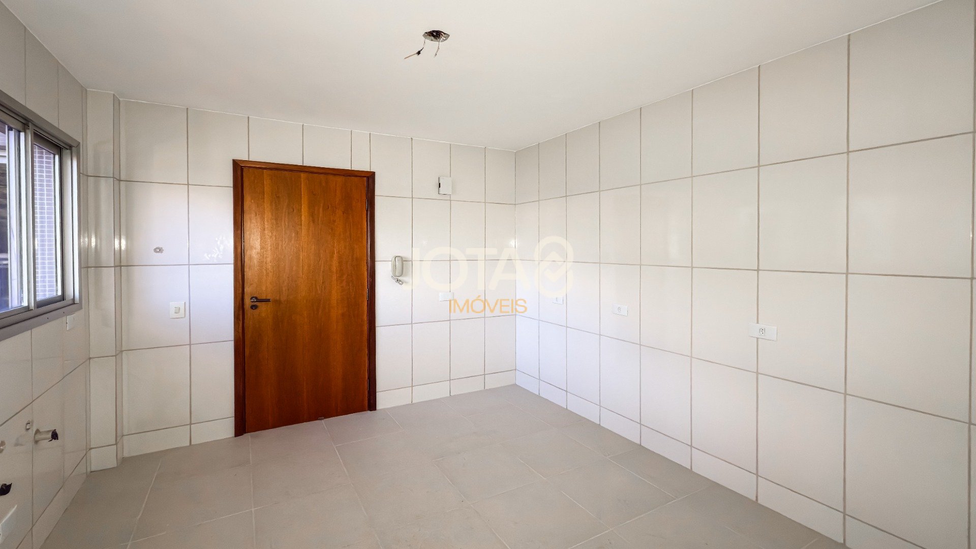 APARTAMENTO 3 DORMITÓRIOS NO BATEL