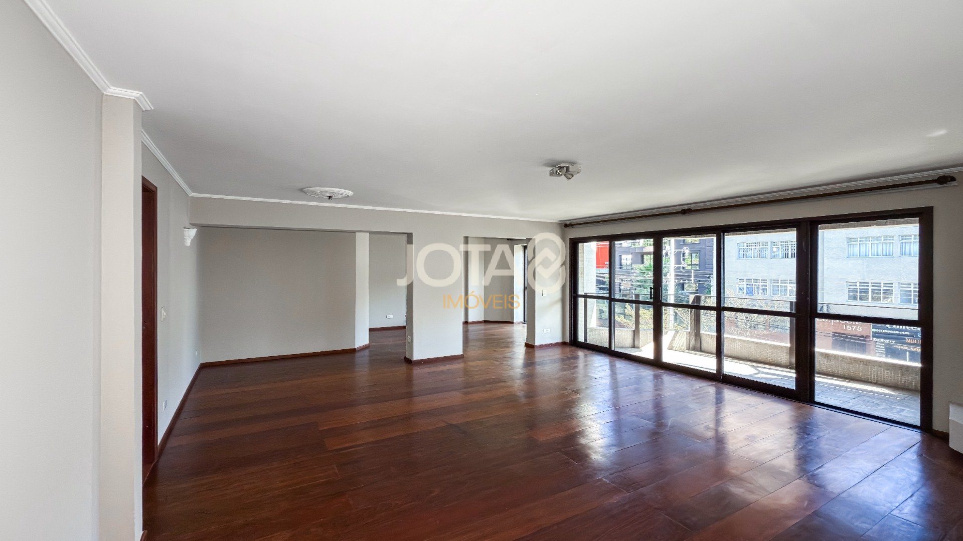 APARTAMENTO 3 DORMITÓRIOS NO BATEL