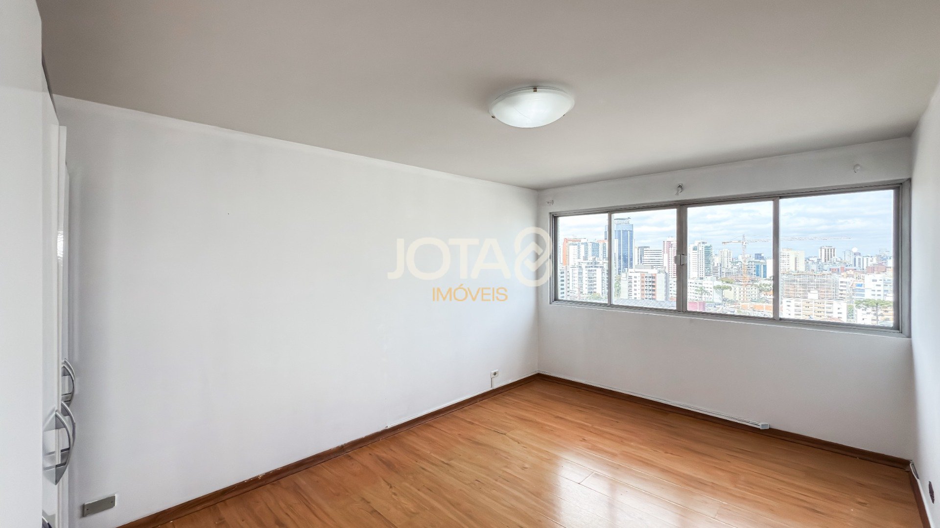 EXCLUSIVO APARTAMENTO DE 3 QUARTOS EM ANDAR ALTO NO ED RENASCENÇA