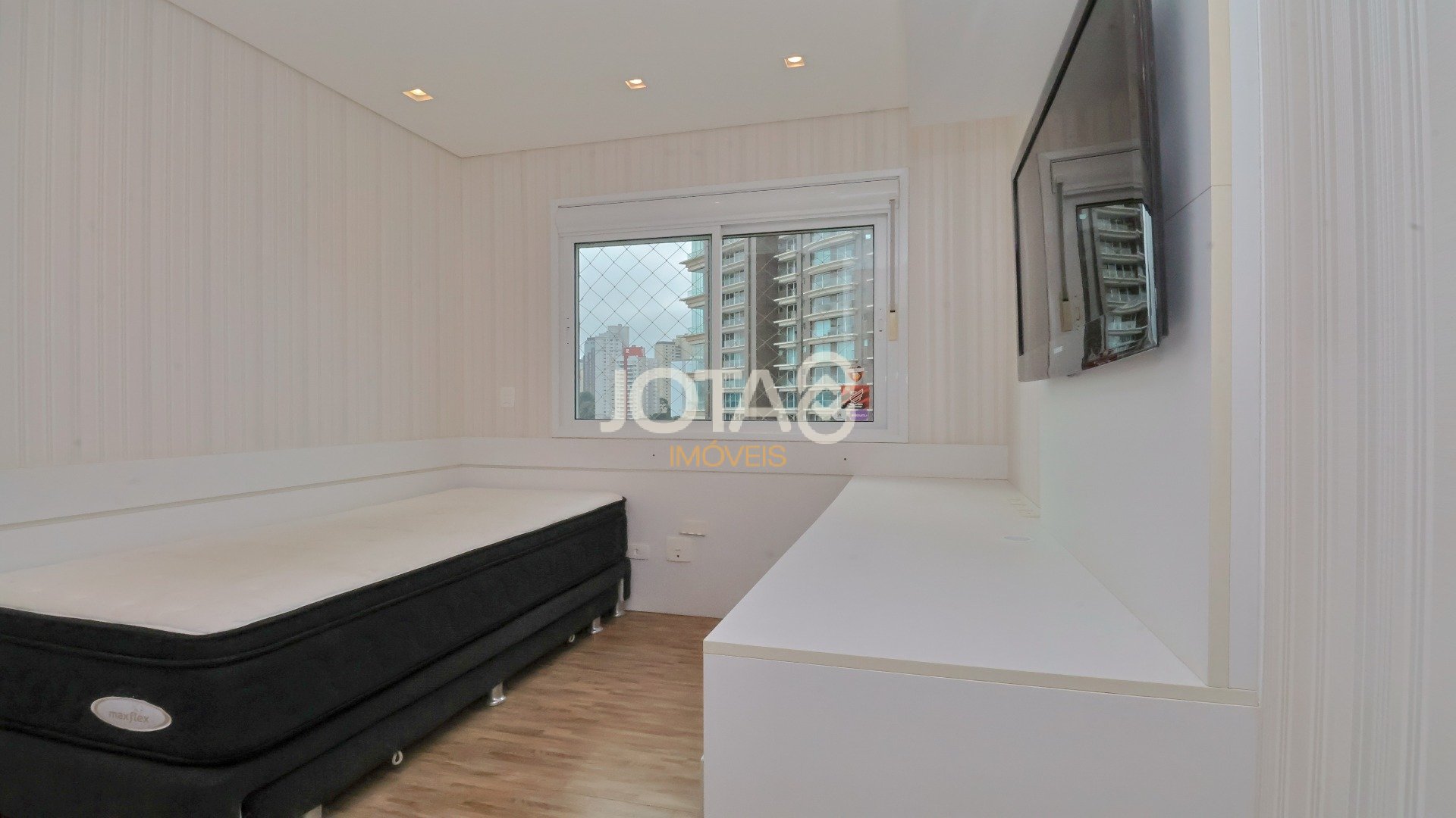 APARTAMENTO COM 4 DORMITÓRIOS NO ECOVILLE