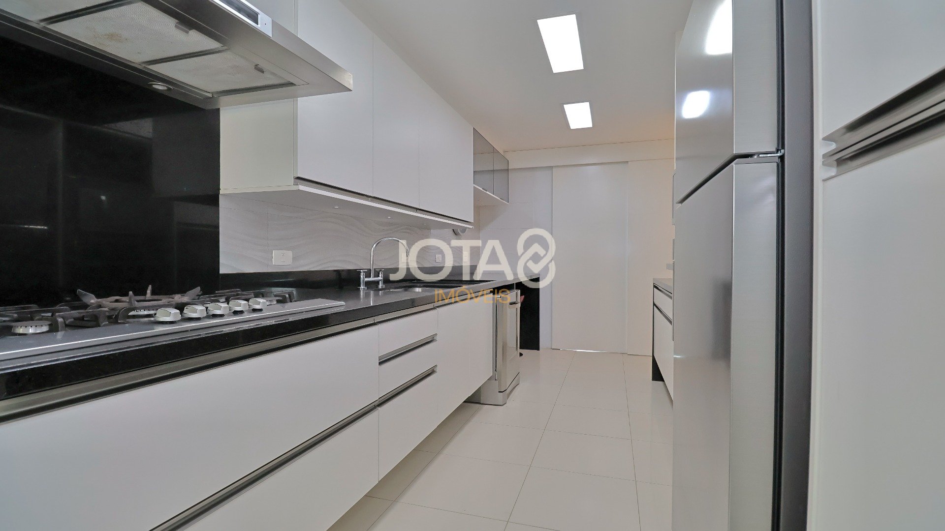 APARTAMENTO COM 4 DORMITÓRIOS NO ECOVILLE