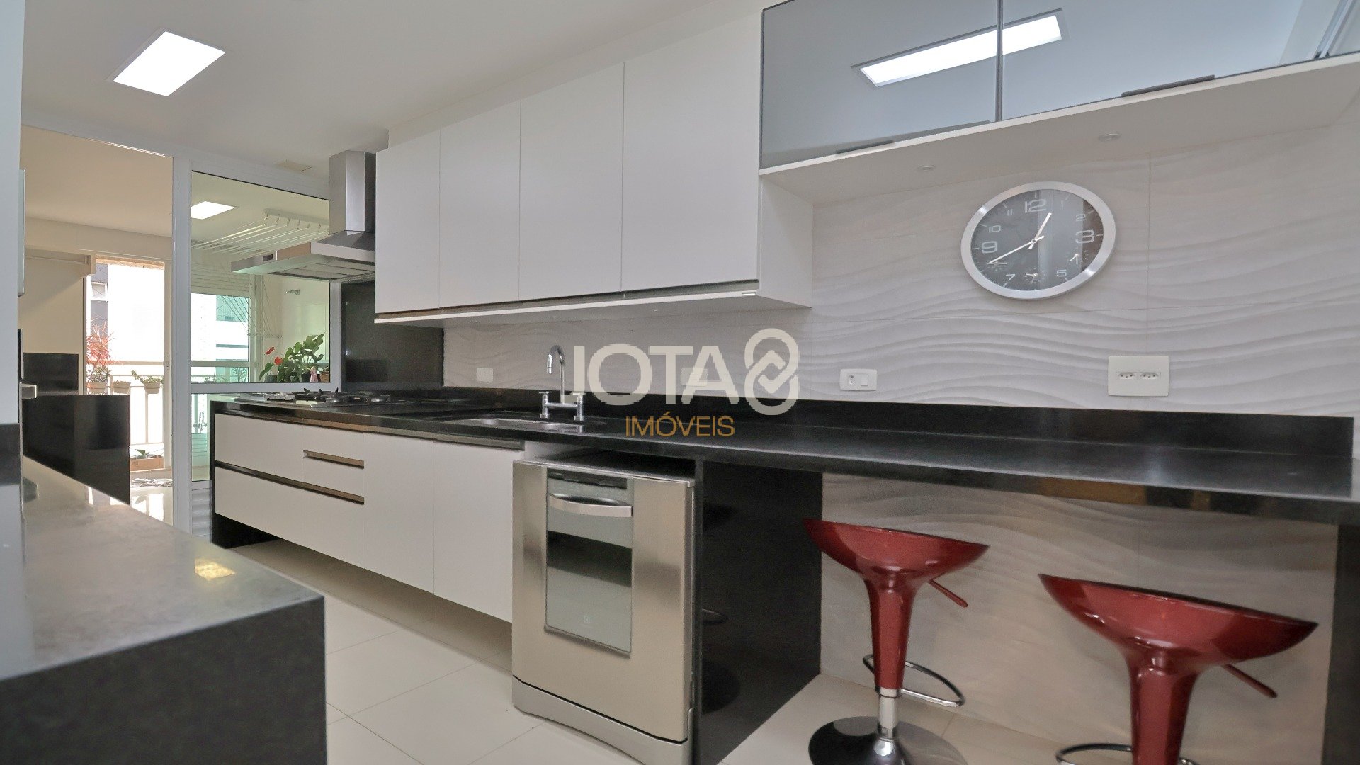 APARTAMENTO COM 4 DORMITÓRIOS NO ECOVILLE
