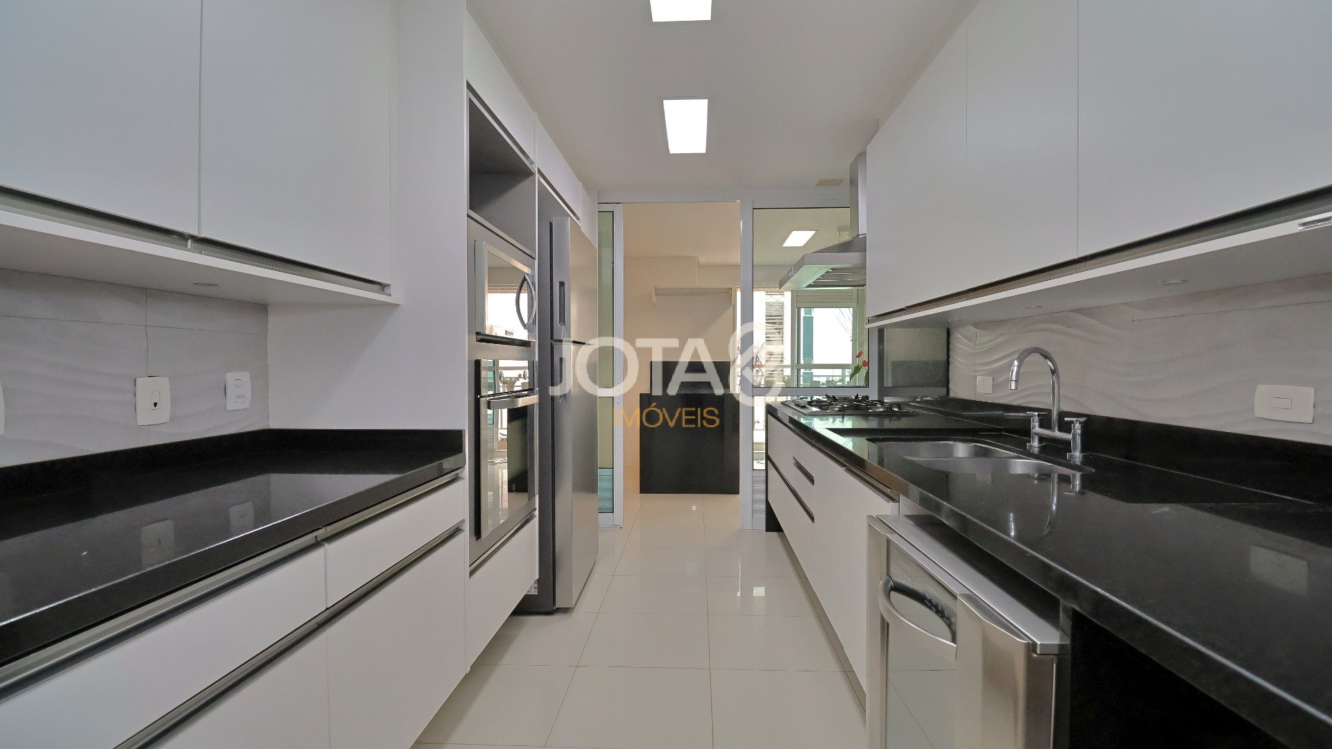 APARTAMENTO COM 4 DORMITÓRIOS NO ECOVILLE