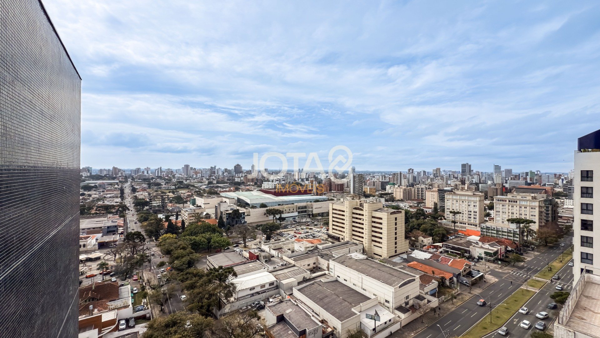 COBERTURA NO BATEL - 400M² AO LADO SHOPPING PATIO BATEL