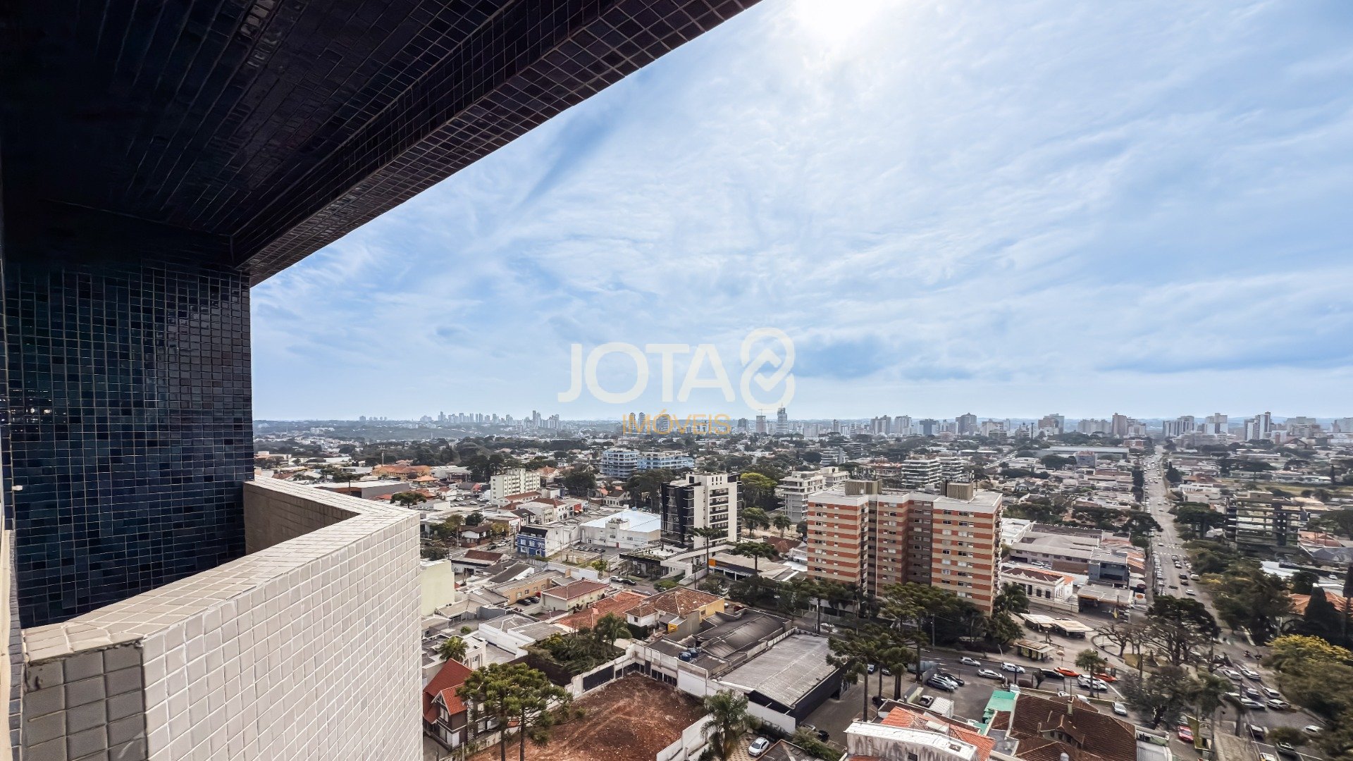 COBERTURA NO BATEL - 400M² AO LADO SHOPPING PATIO BATEL