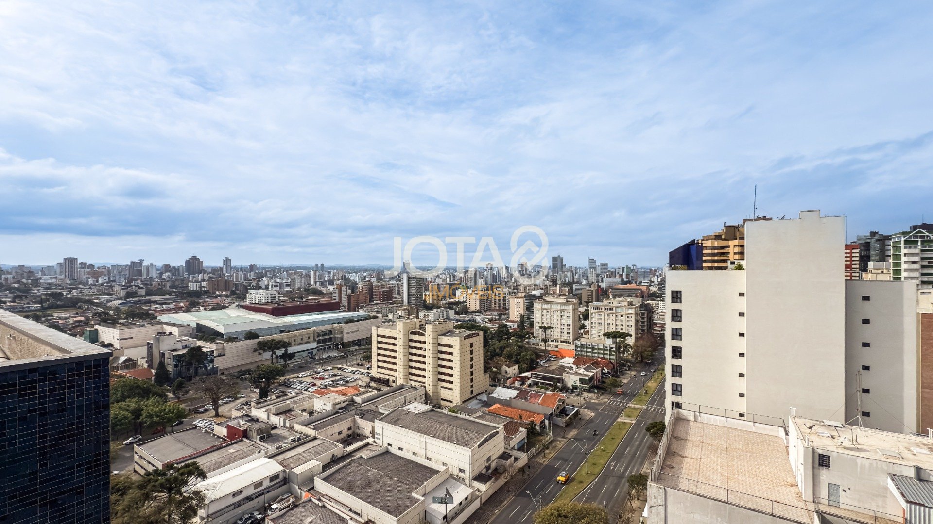 COBERTURA NO BATEL - 400M² AO LADO SHOPPING PATIO BATEL