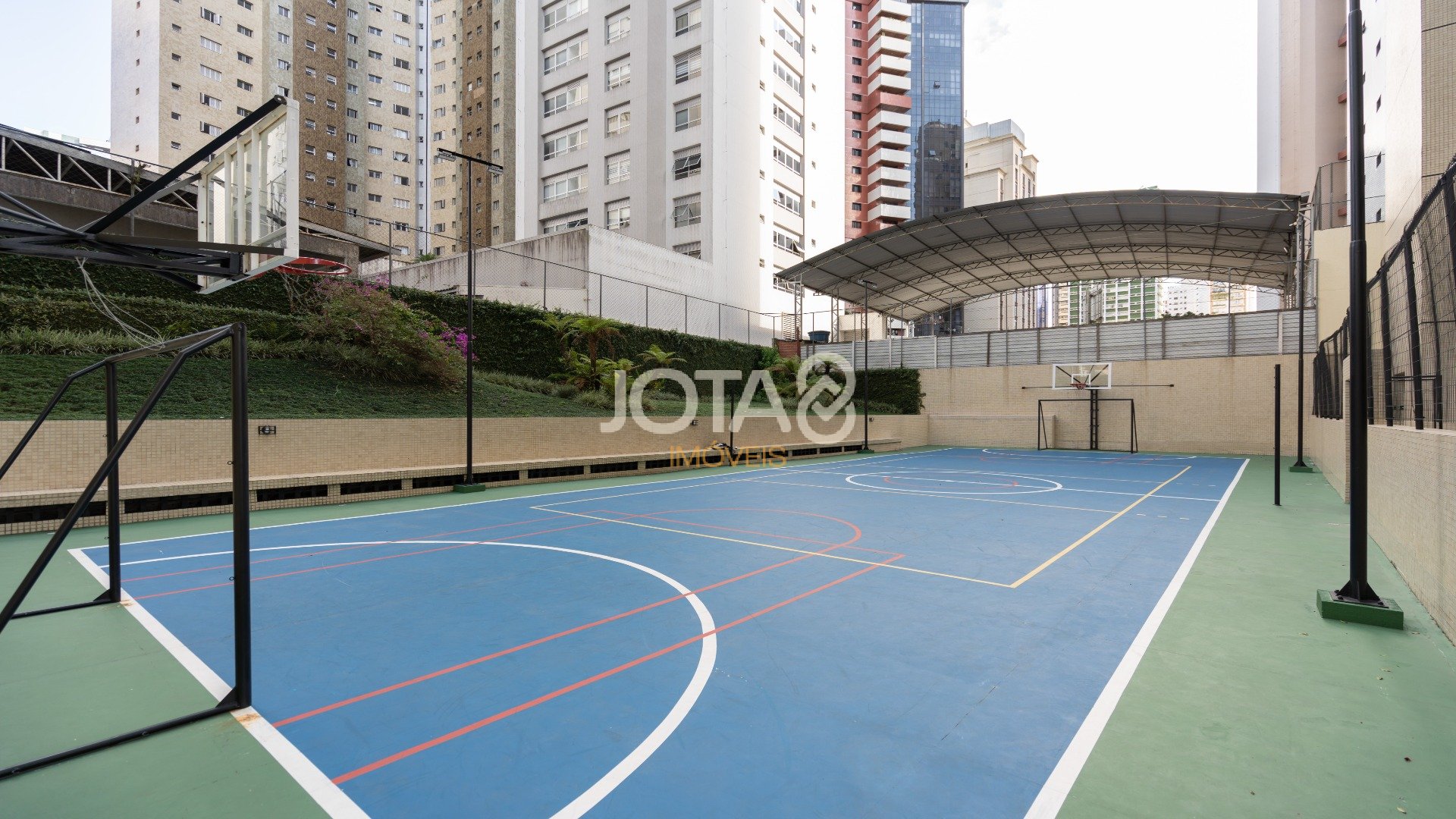 SOFISTICADO E ENSOLARADO APARTAMENTO  NO BATEL