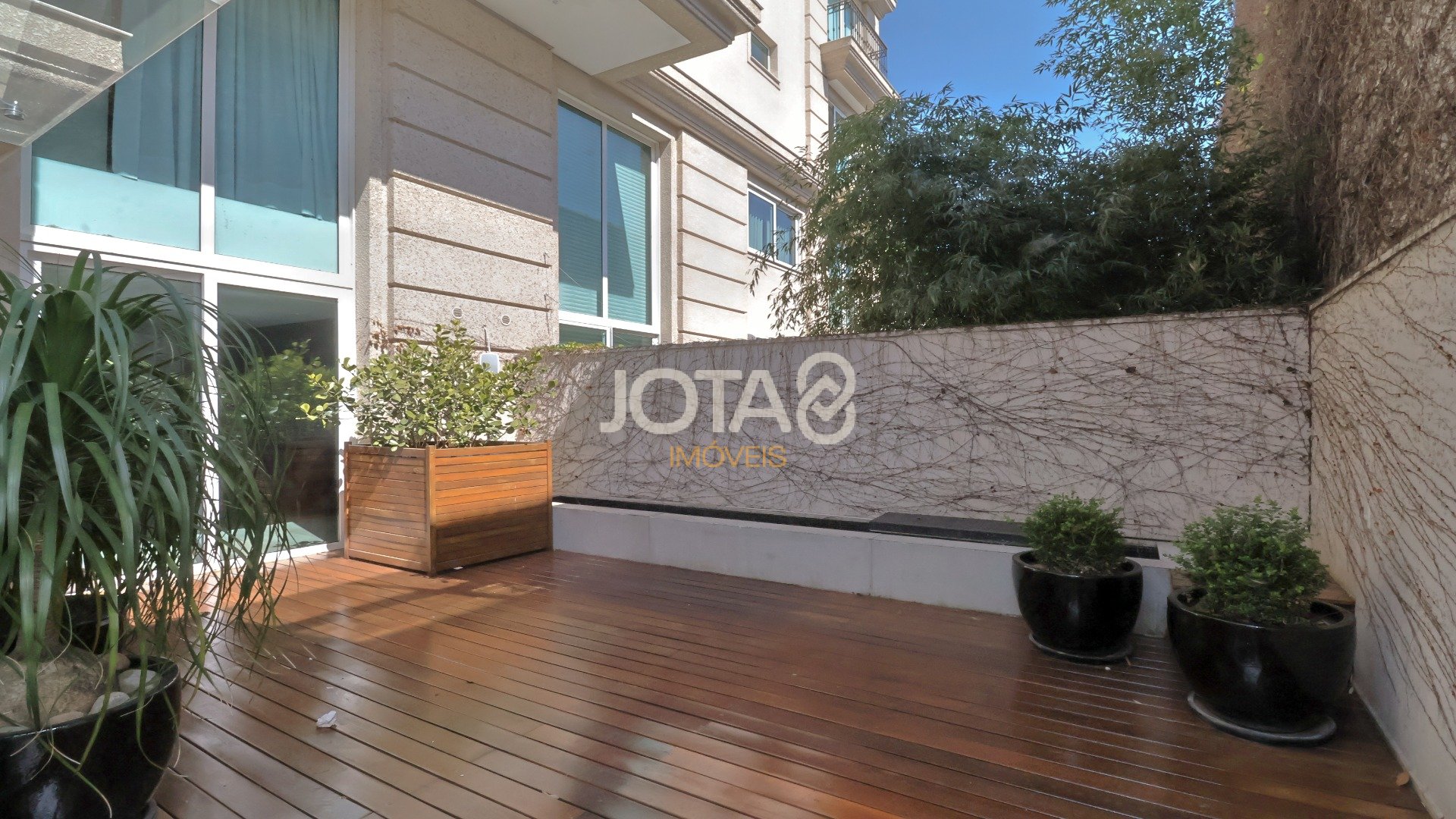 APARTAMENTO GARDEN DUPLEX NO CORAÇÃO DO BATEL