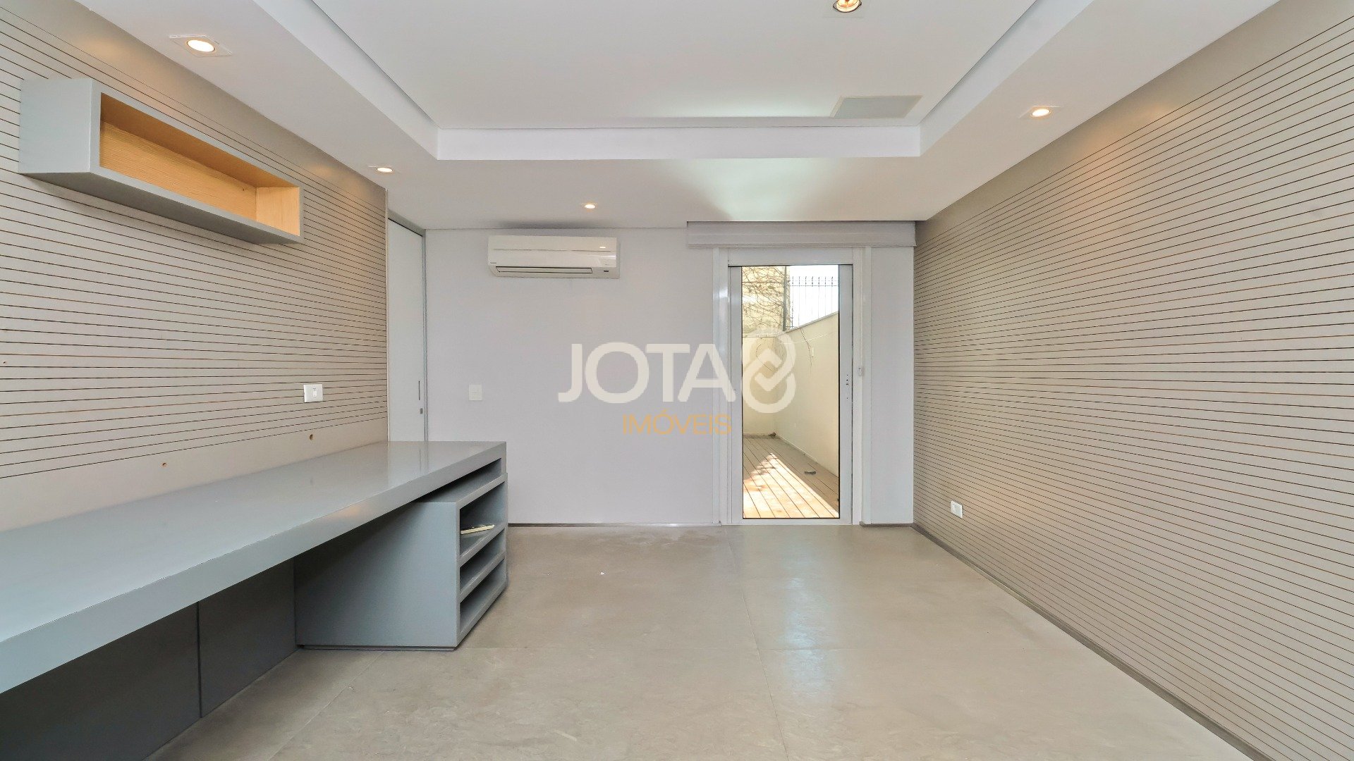 APARTAMENTO GARDEN DUPLEX NO CORAÇÃO DO BATEL