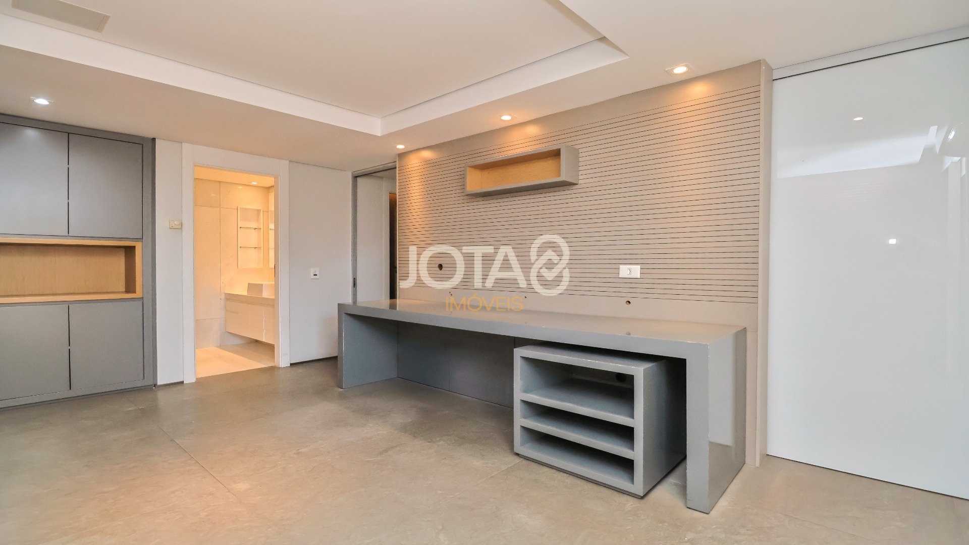 APARTAMENTO GARDEN DUPLEX NO CORAÇÃO DO BATEL