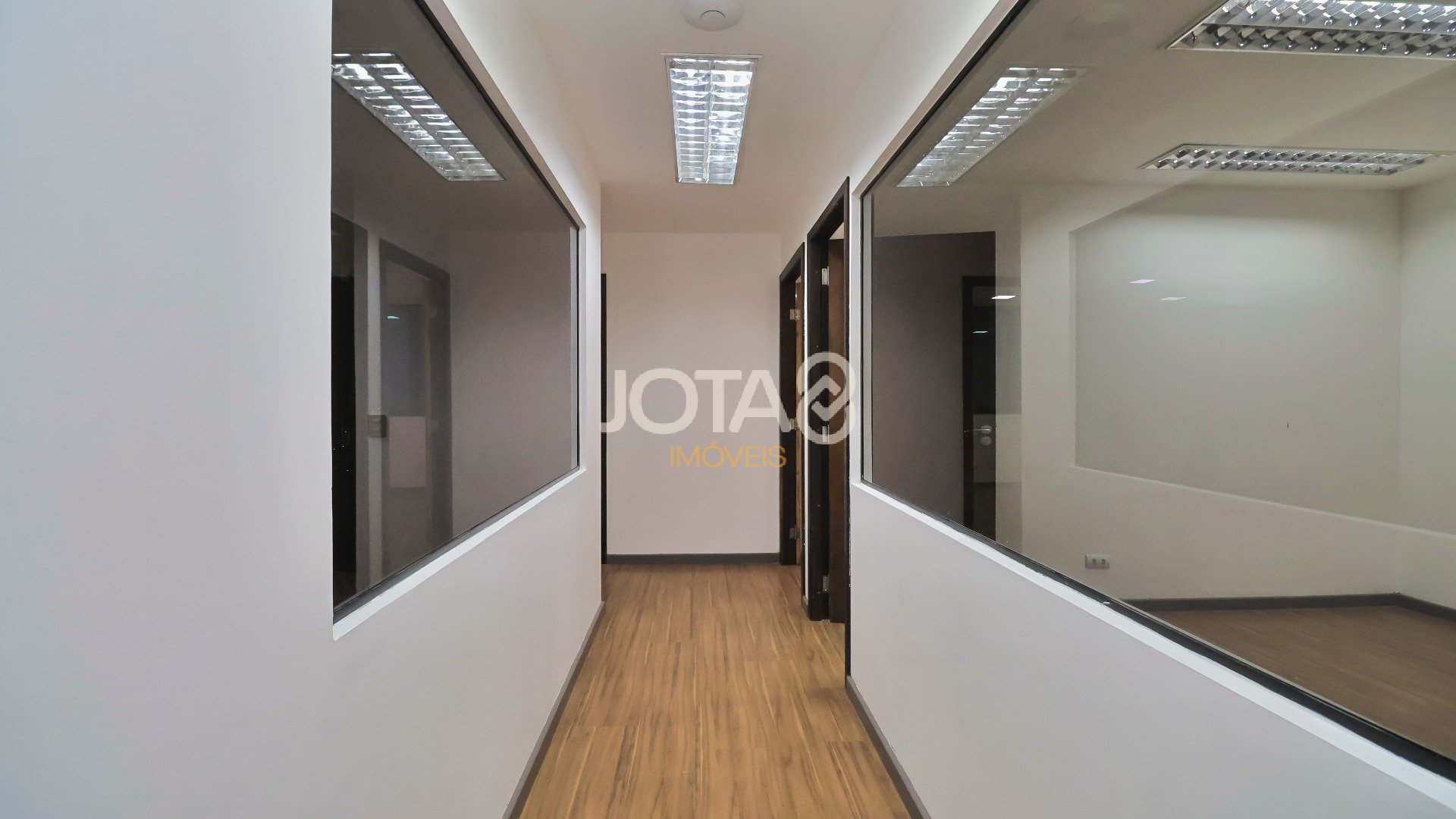 SALA COMERCIAL PARA LOCAÇÃO EM ENDEREÇO ESTRATÉGICO