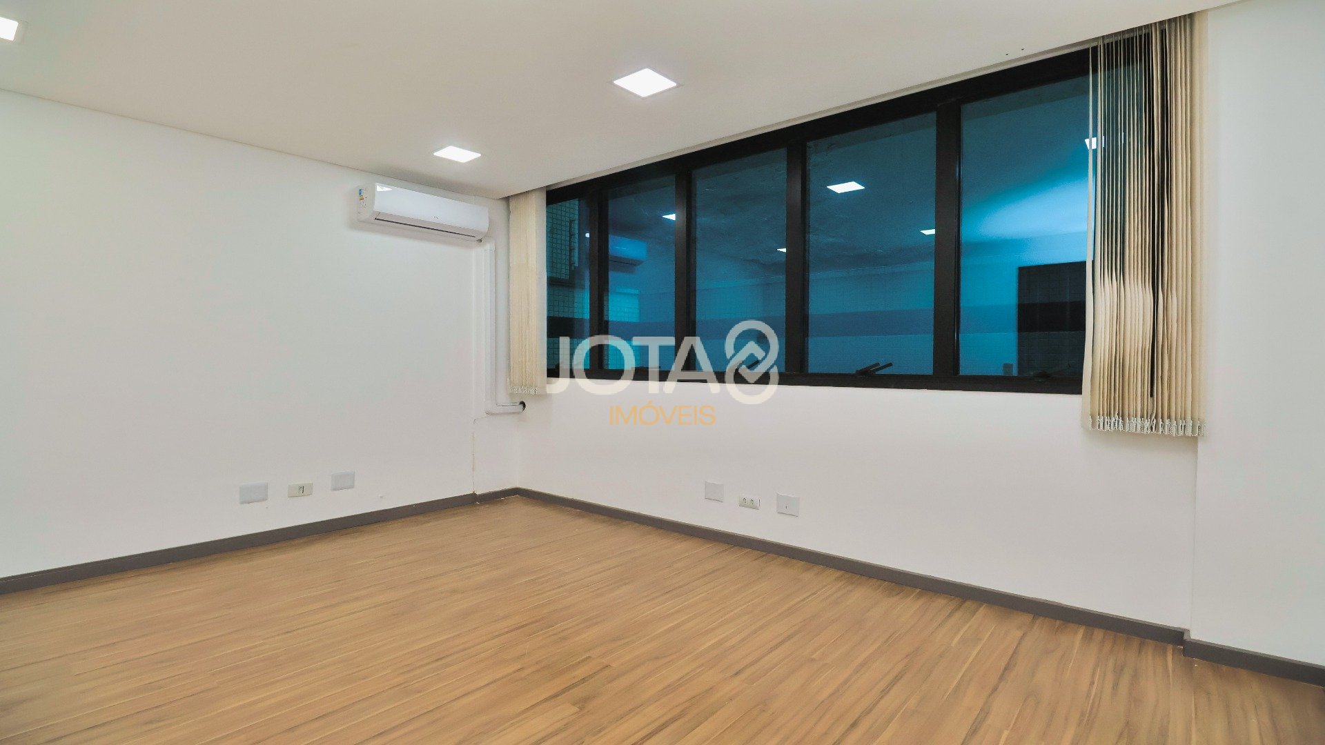 SALA COMERCIAL PARA LOCAÇÃO EM ENDEREÇO ESTRATÉGICO