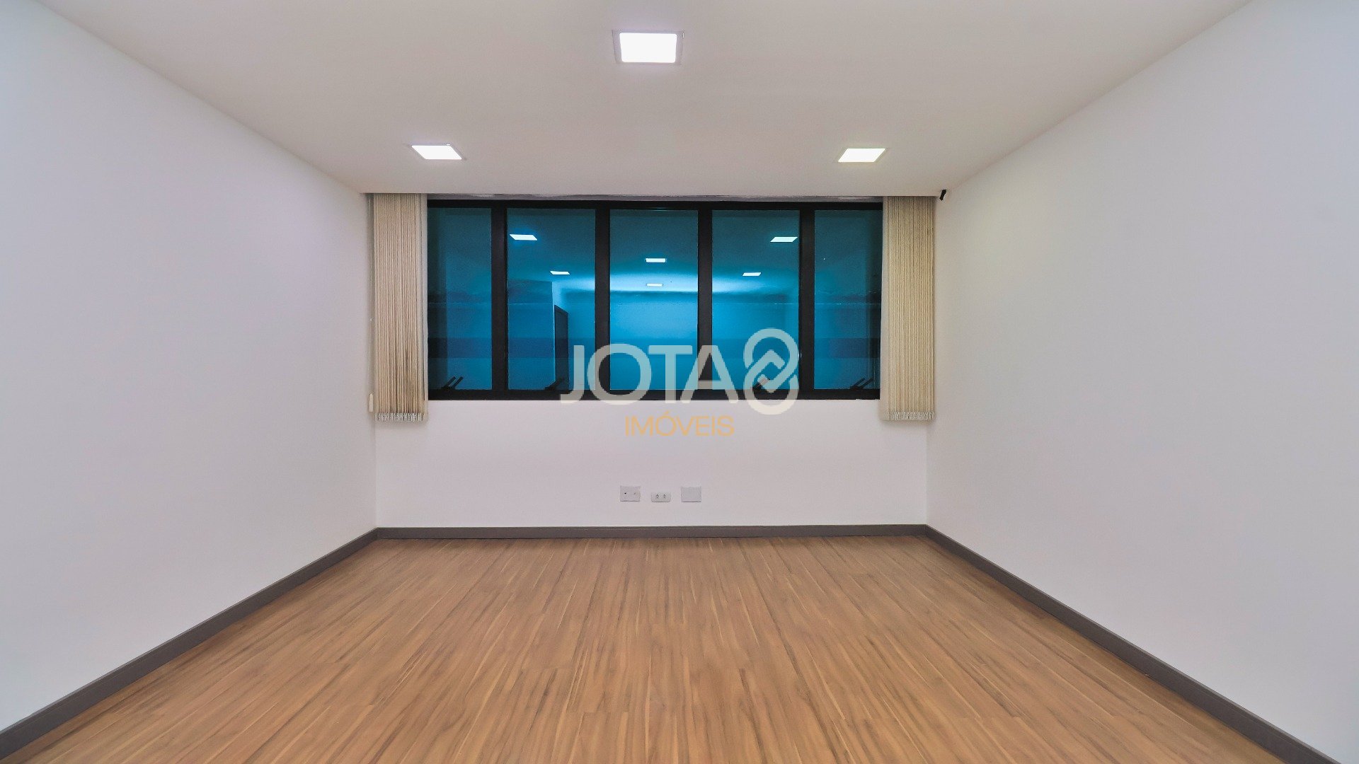 SALA COMERCIAL PARA LOCAÇÃO EM ENDEREÇO ESTRATÉGICO