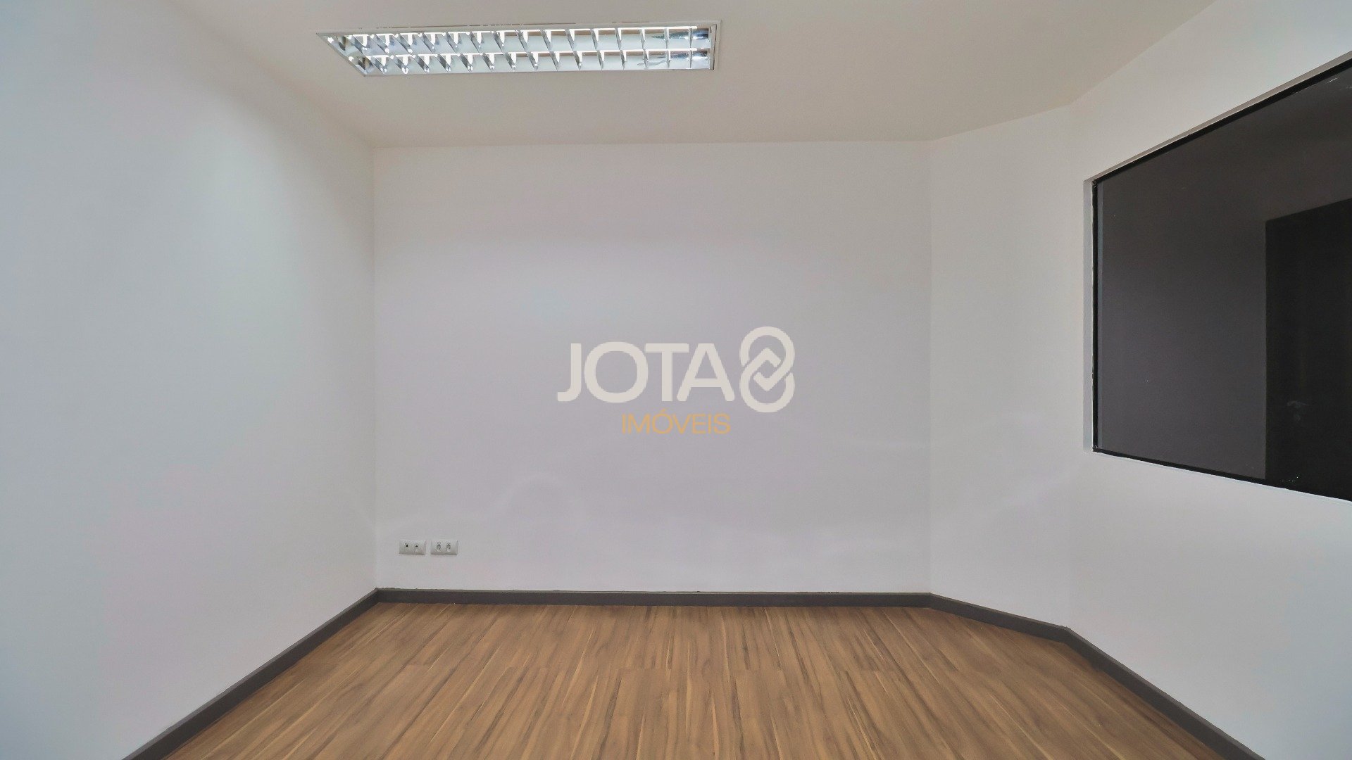 SALA COMERCIAL PARA LOCAÇÃO EM ENDEREÇO ESTRATÉGICO