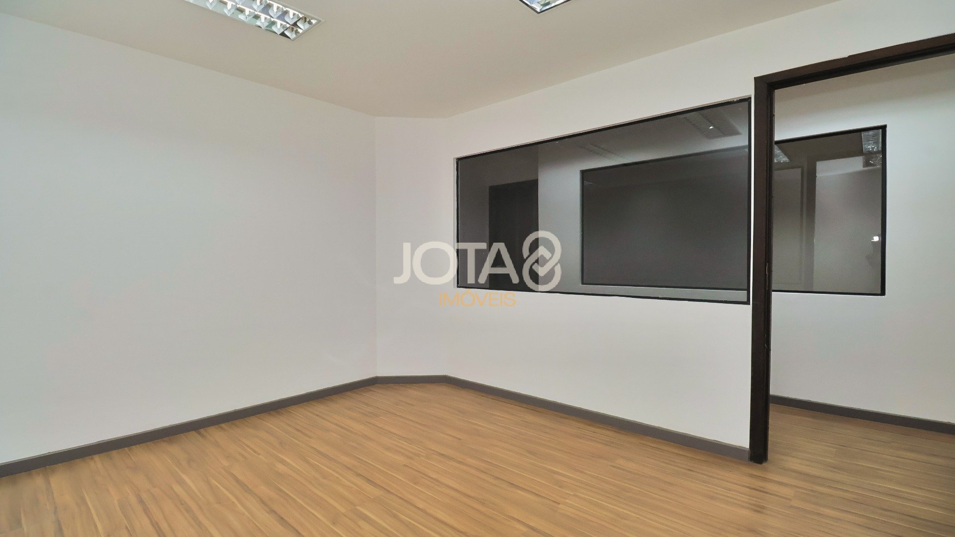 SALA COMERCIAL PARA LOCAÇÃO EM ENDEREÇO ESTRATÉGICO